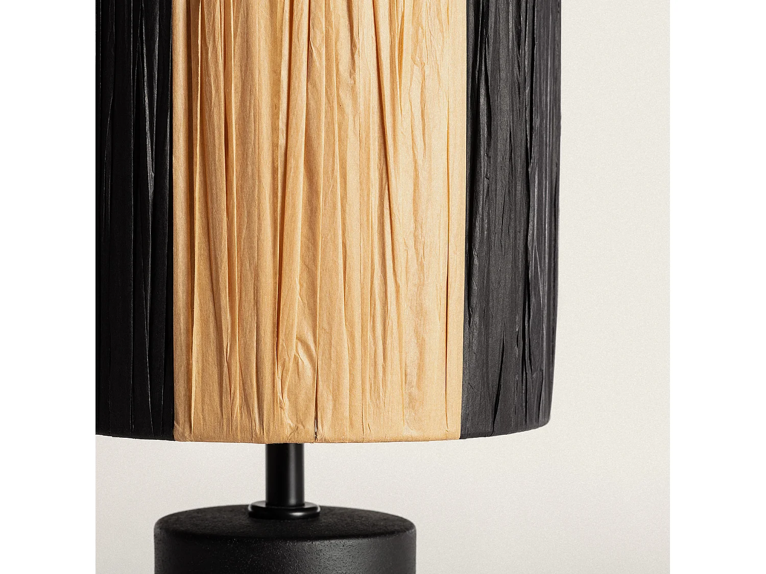 Lampada da Tavolo Ceramica e Rafia Tyler Nero
