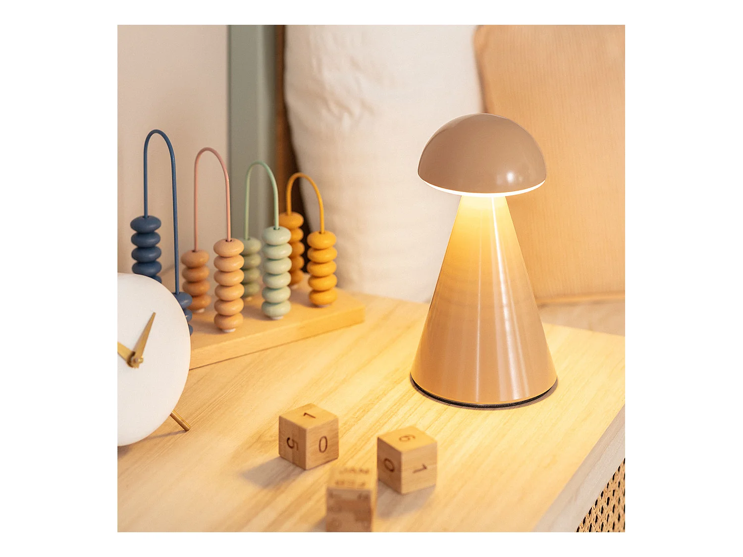 Lampe à Poser LED Portative 2W Azana avec Batterie Rechargeable USB Camel