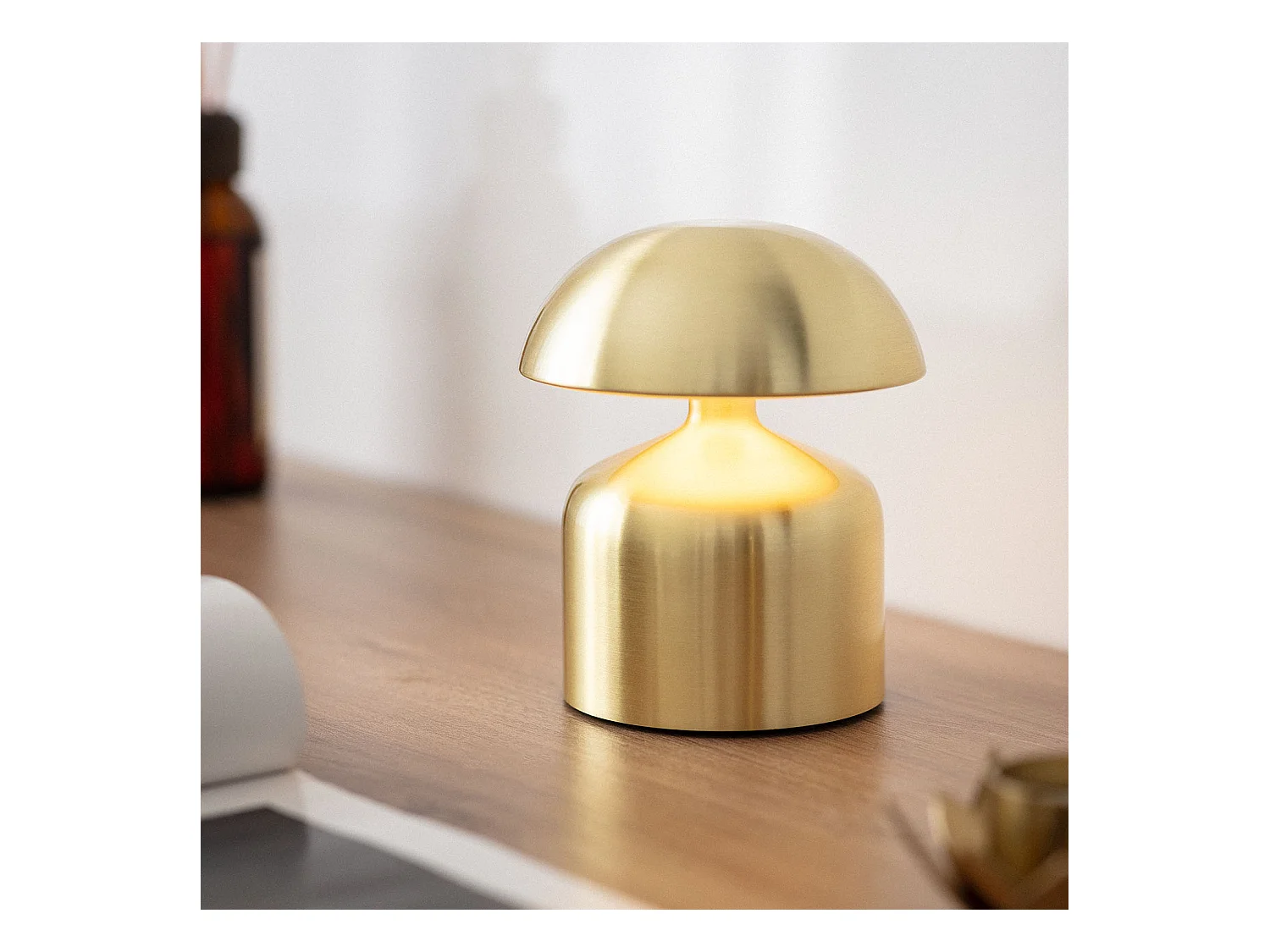 Lampe à Poser LED Portative Extérieure 3W Ibbie avec Batterie Rechargeable USB  Doré