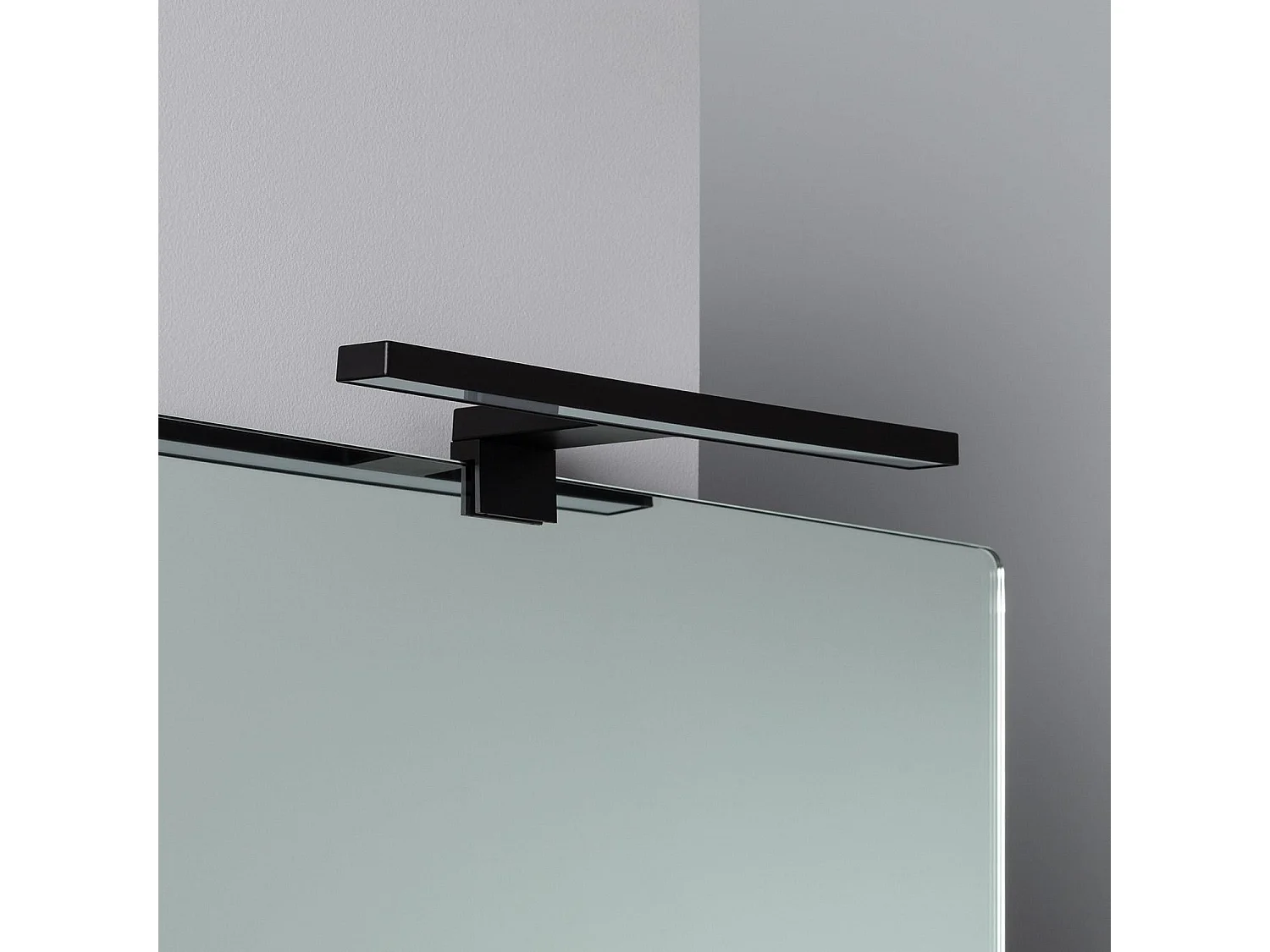 Applique LED Salle de Bain 5W Carl Noire pour Miroir  6000K Blanc froid