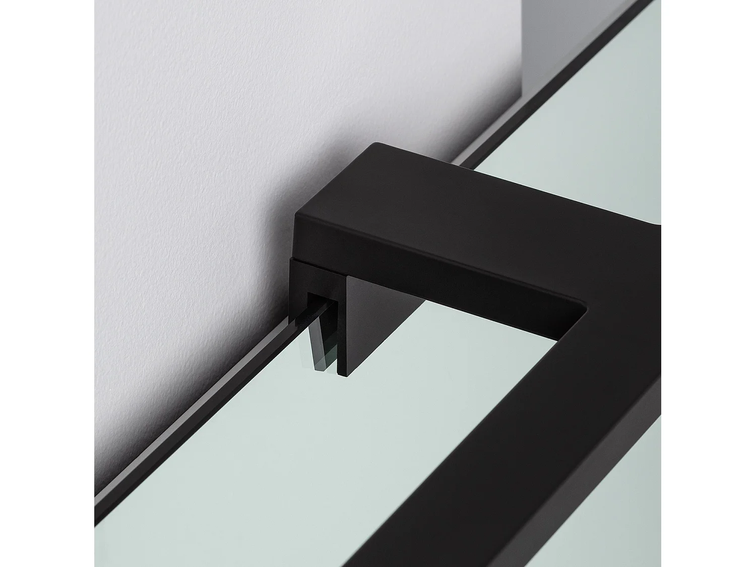 Applique LED Salle de Bain 5W Carl Noire pour Miroir  6000K Blanc froid