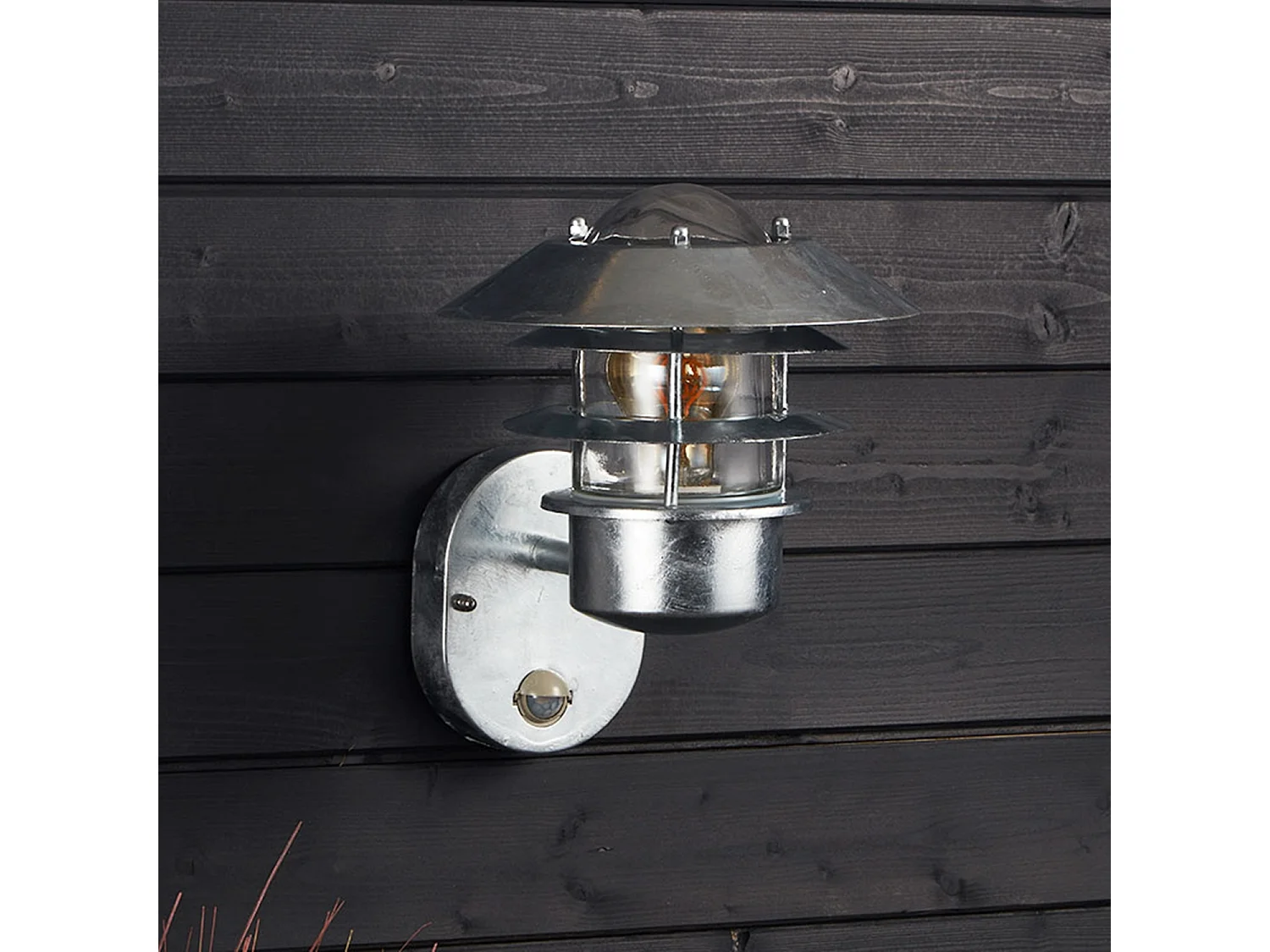 Aplique de Pared Exterior de Acero Galvanizado Stage con sensor PIR Plateado