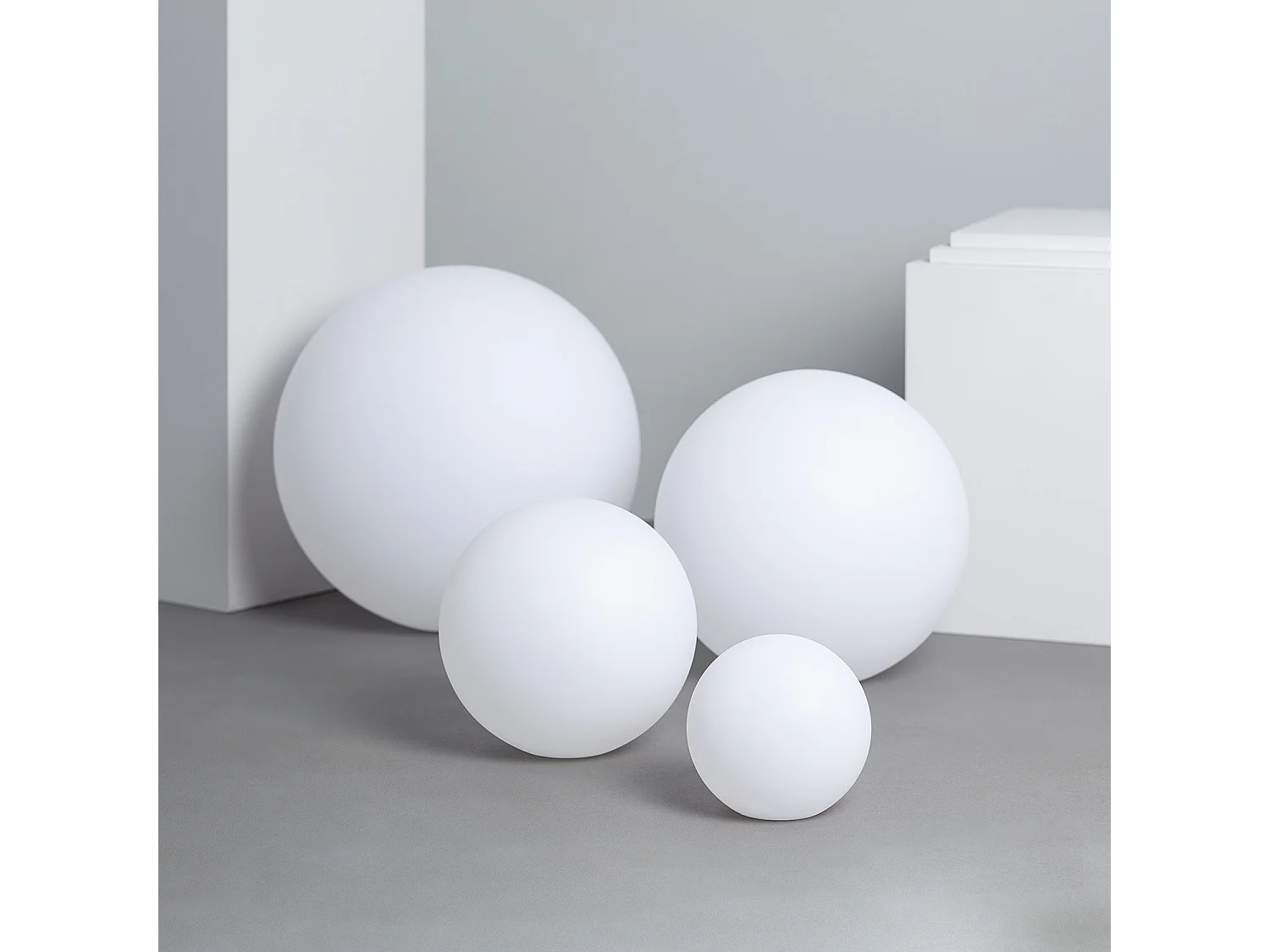 Esfera LED RGBW IP65 40cm Recargable