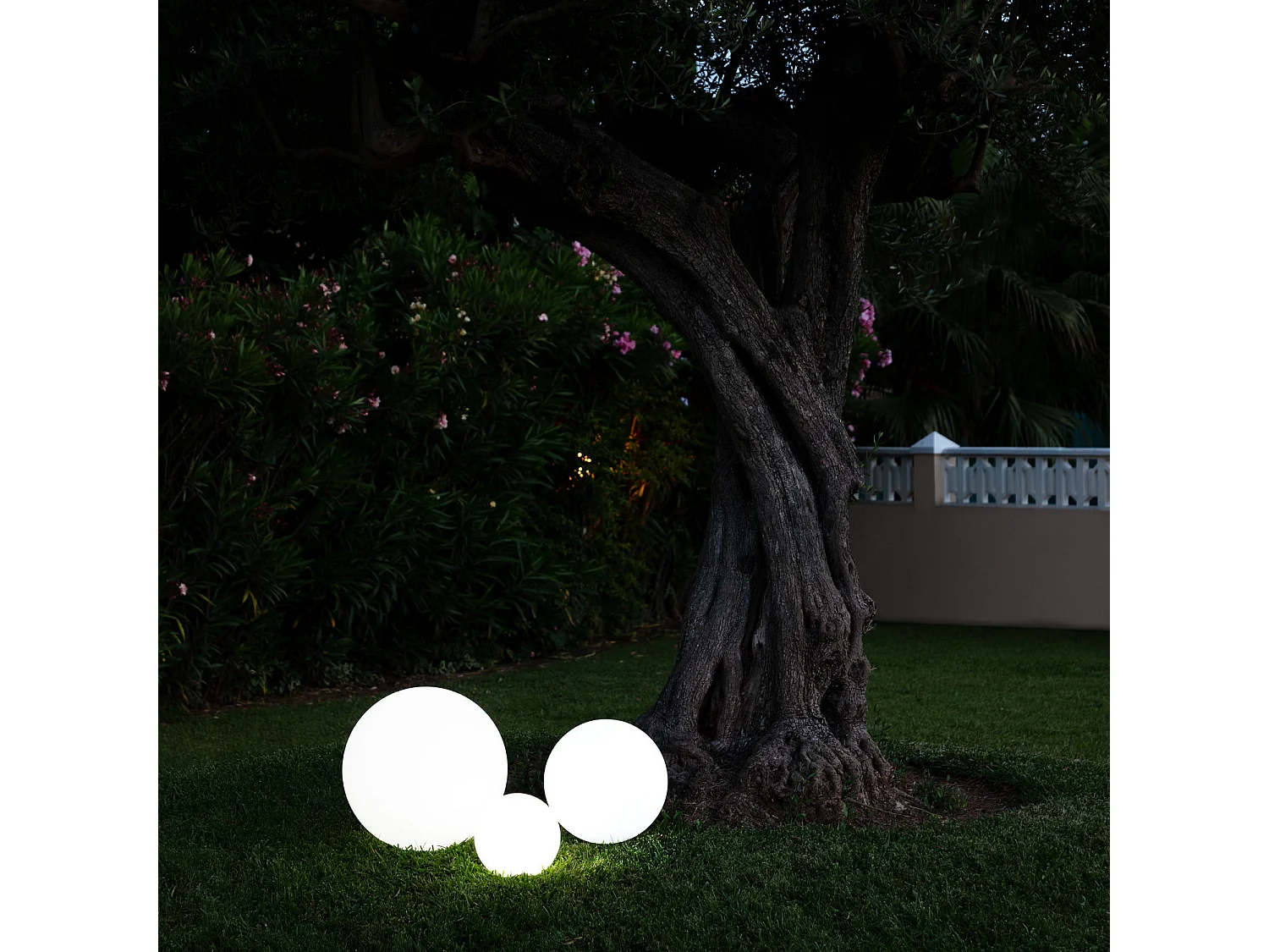 Sphère LED RGBW IP65 40cm Rechargeable