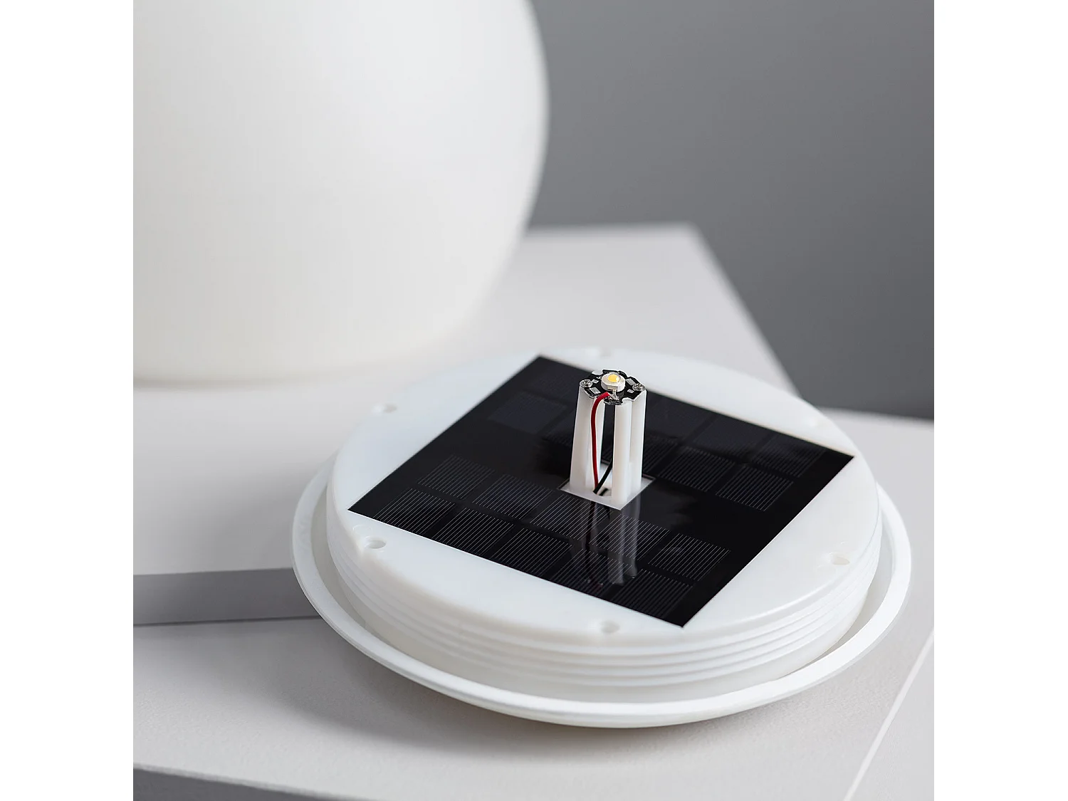 Sphère LED Solaire 25cm  3000K Blanc chaud