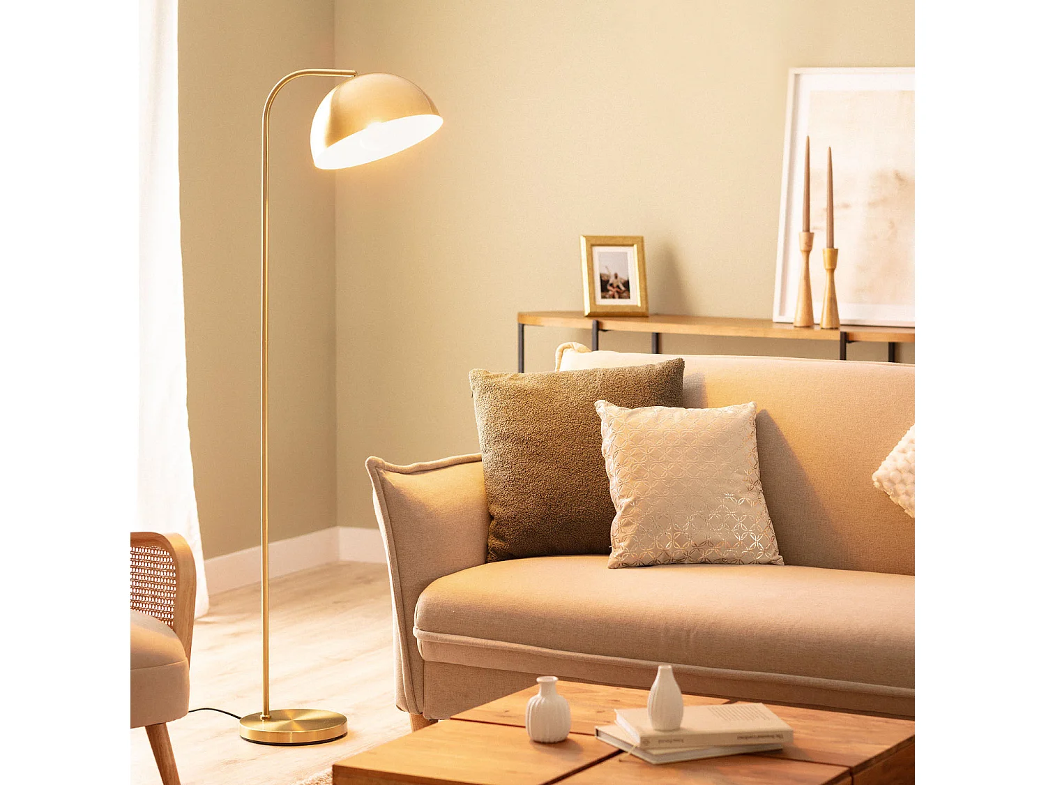 Lampadaire Bowlen Doré