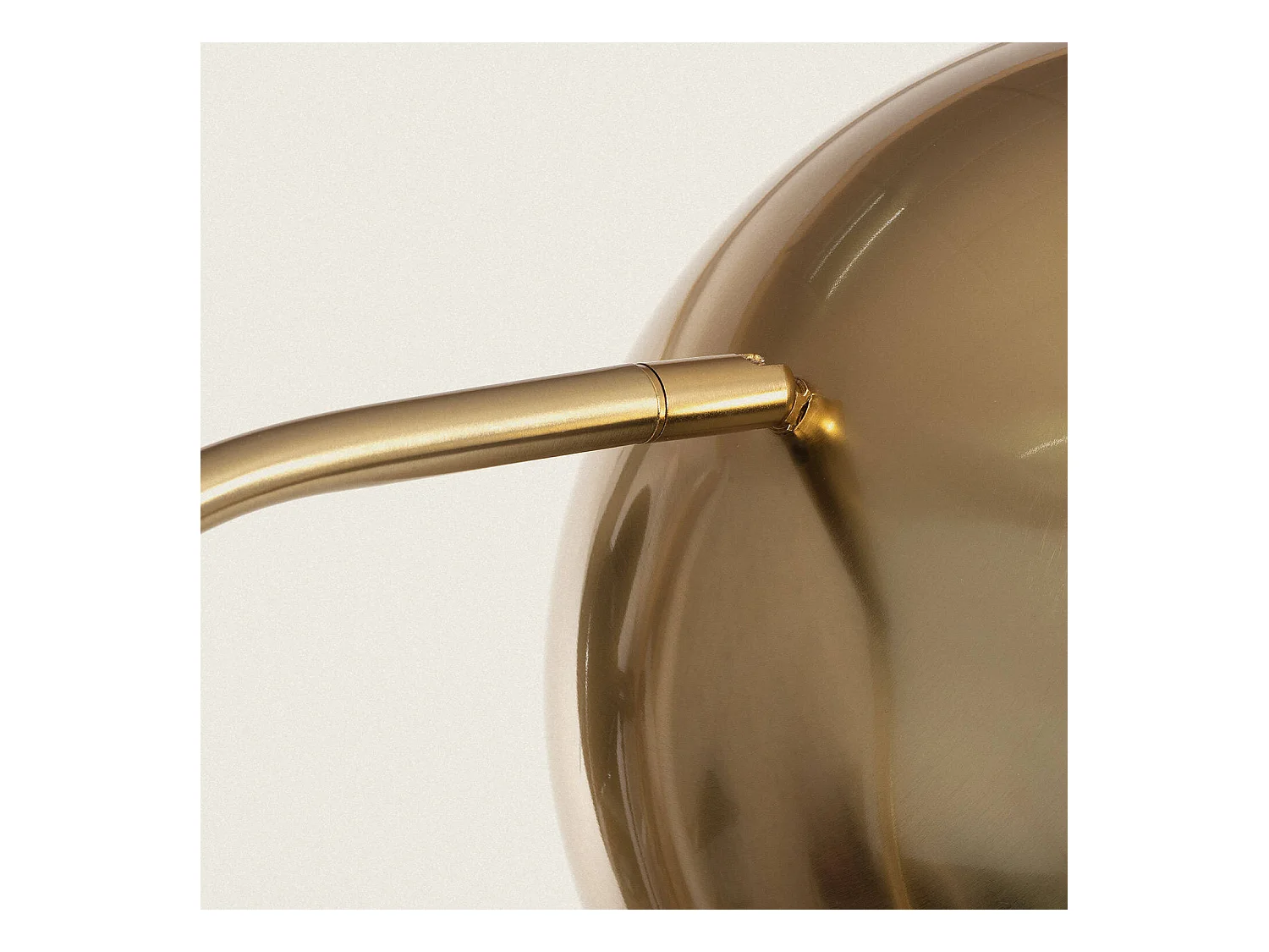 Lampada da Terra Bowlen Oro