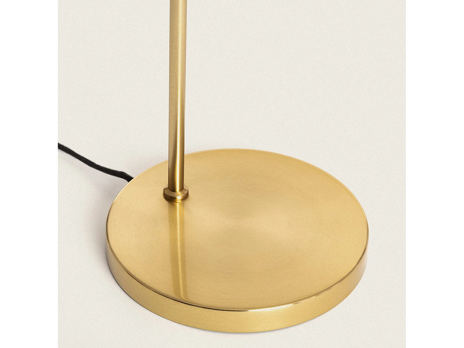 Lampada da Terra Bowlen Oro