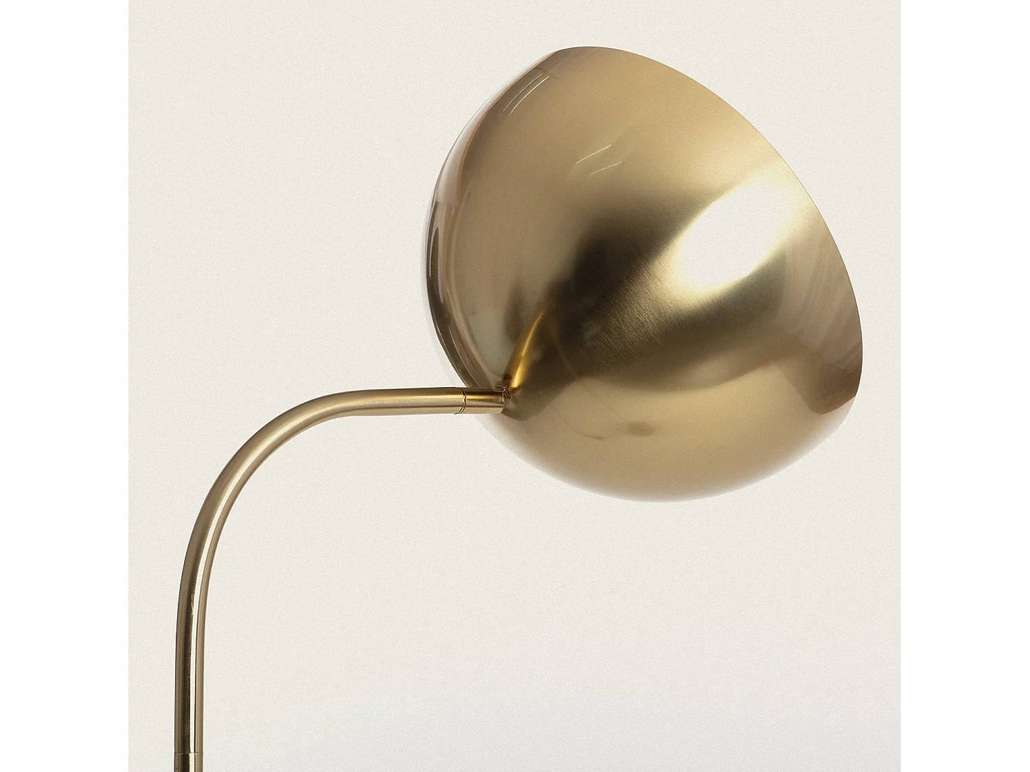 Lampada da Terra Bowlen Oro