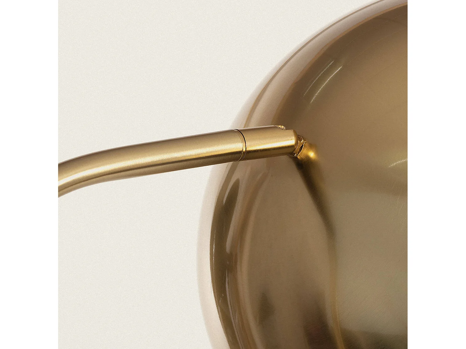 Lampada da Terra Bowlen Oro