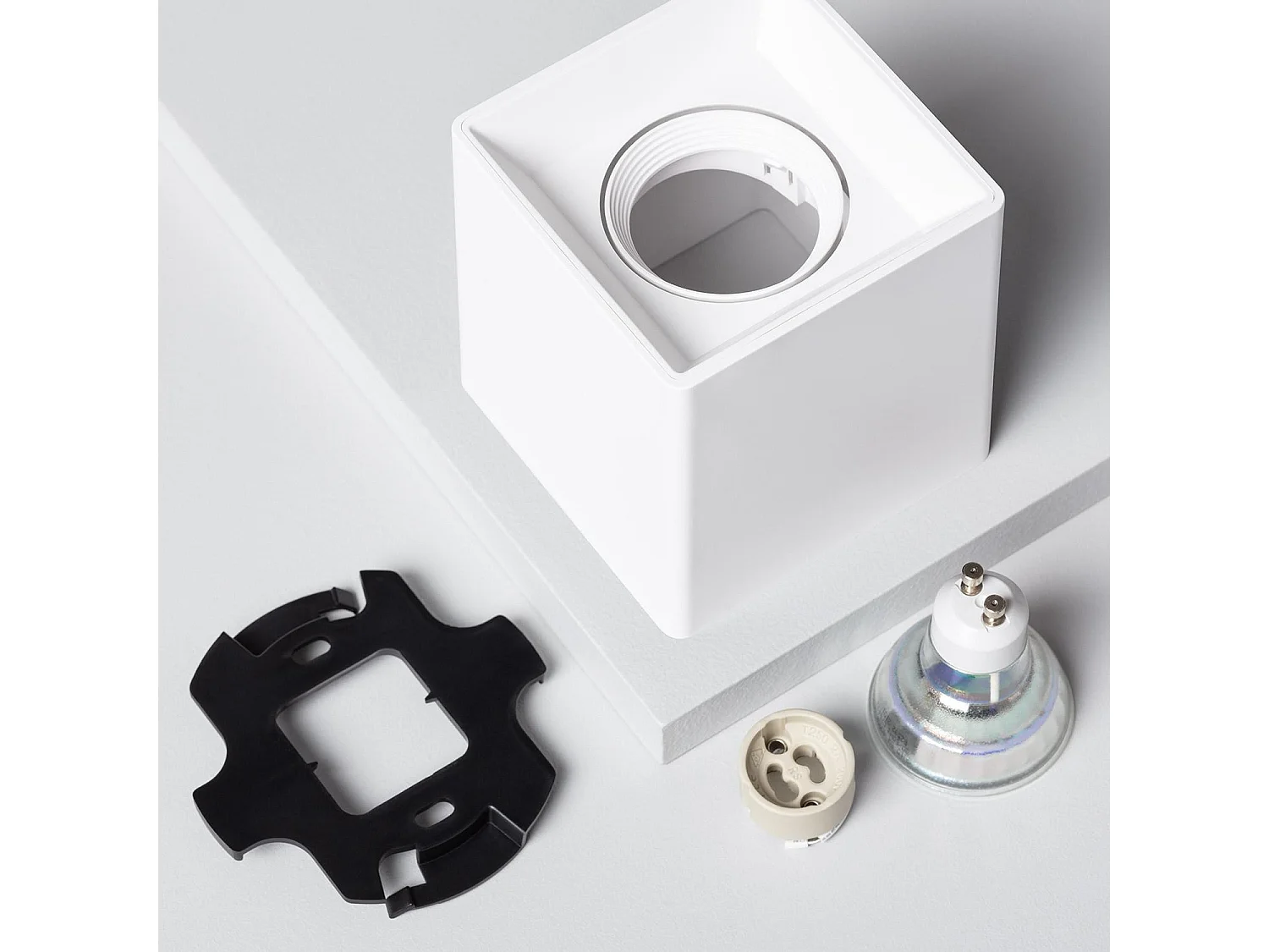 Plafonnier Space Carré Blanc avec Ampoule GU10 2700K Blanc chaud