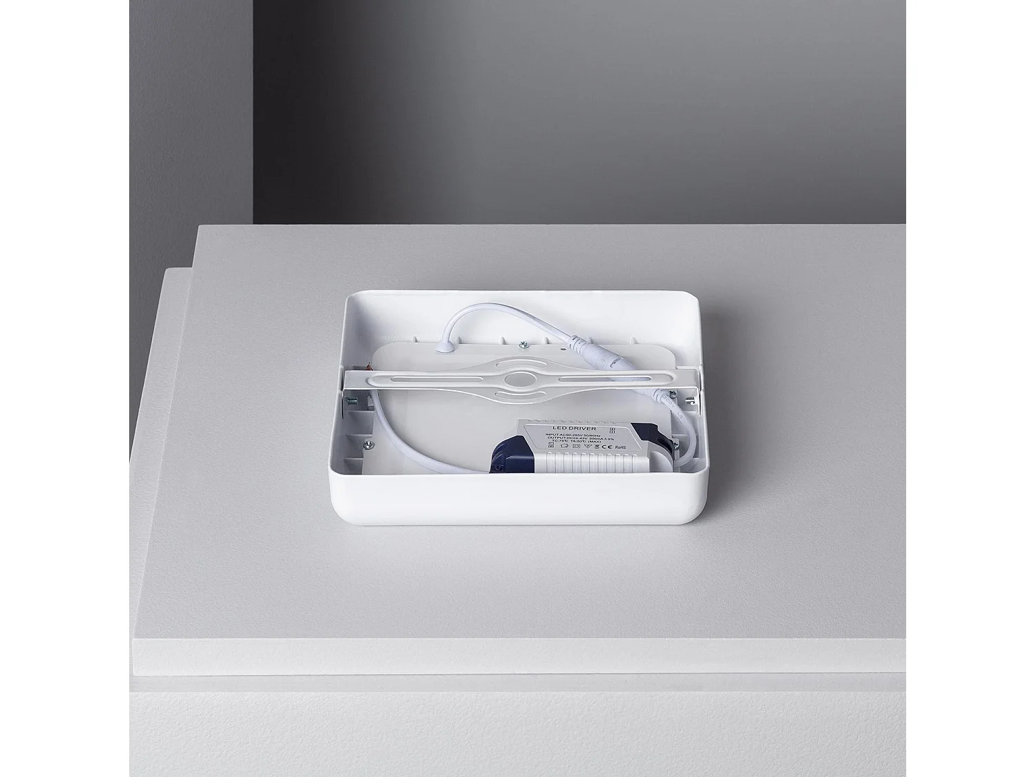 Plafonnier LED Carré Métal Design White 12W 178x178mm  4000K Blanc neutre