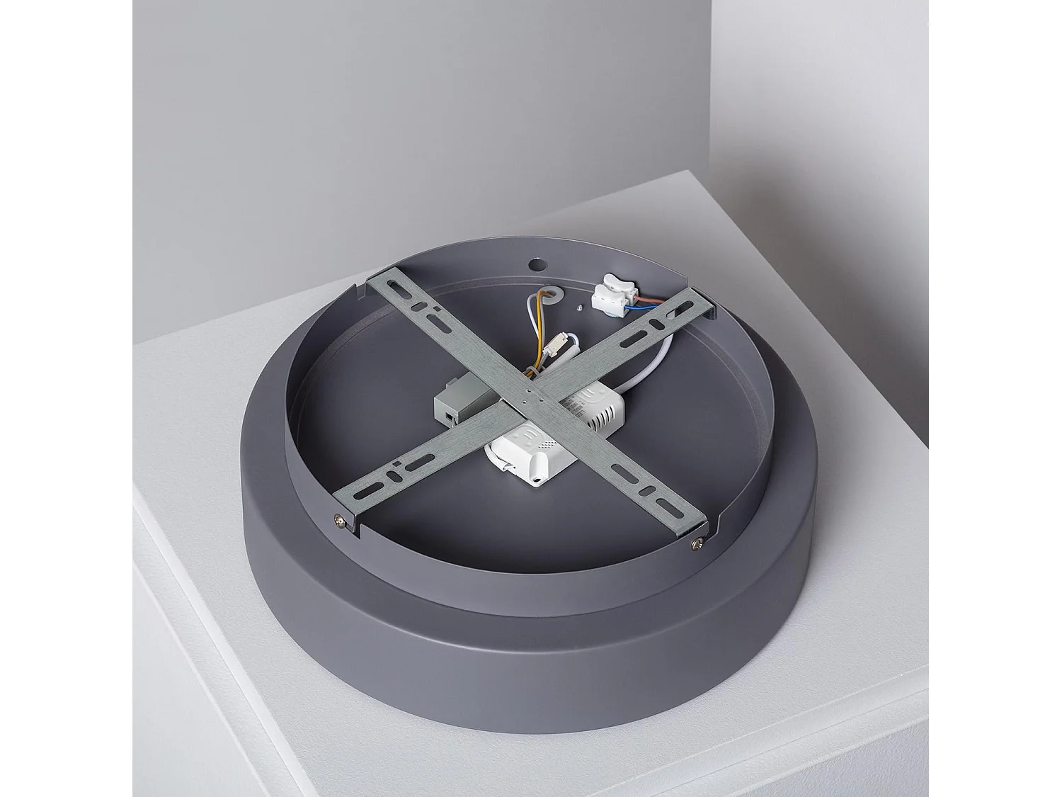 Plafoniera LED 15W Circolare Metallo Ø300 mm CCT Selezionabile Wingu Grigio