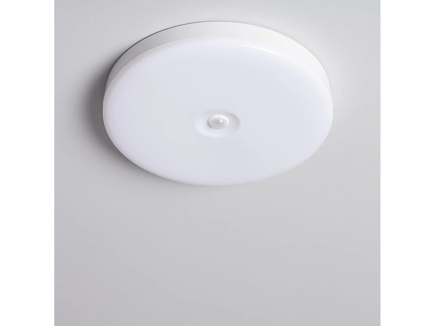 Plafoniera LED 18W Circolare Ø290 mm No Flicker con Sensore di Movimento PIR e Crepuscolare Bianco