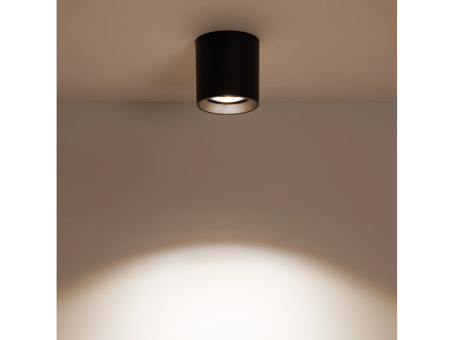 Applique da Soffitto Circolare Nero con Lampadina GU10 Space 2700K Bianco Caldo