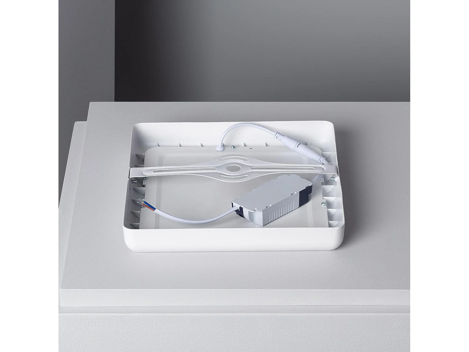 Plafonnier LED Carré Métal 18W Design White 225x225 mm  4000K Blanc neutre