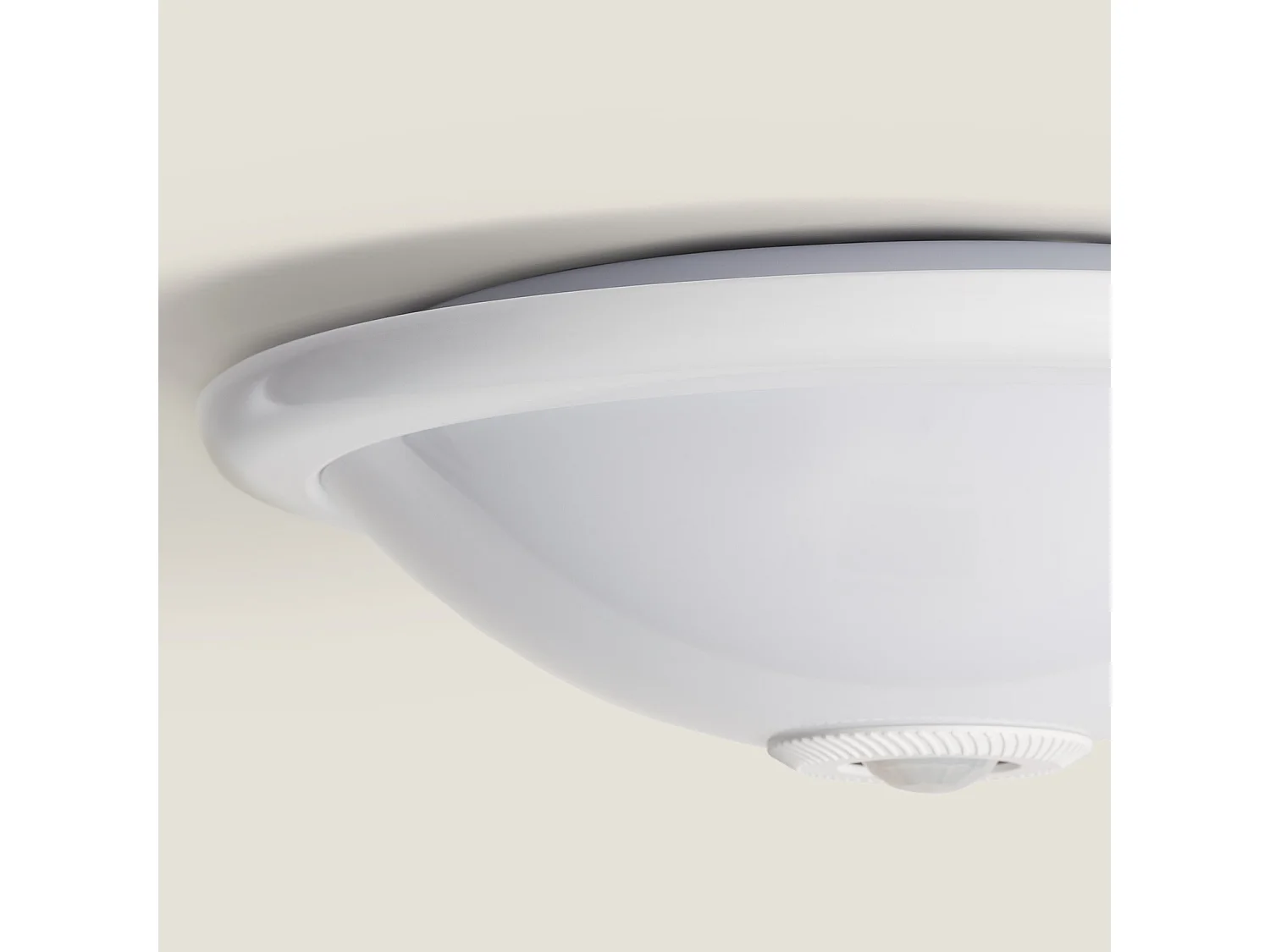 Plafoniera LED Circolare 2x E27 con Sensore di Movimento PIR e Design Crepuscolare Bianco