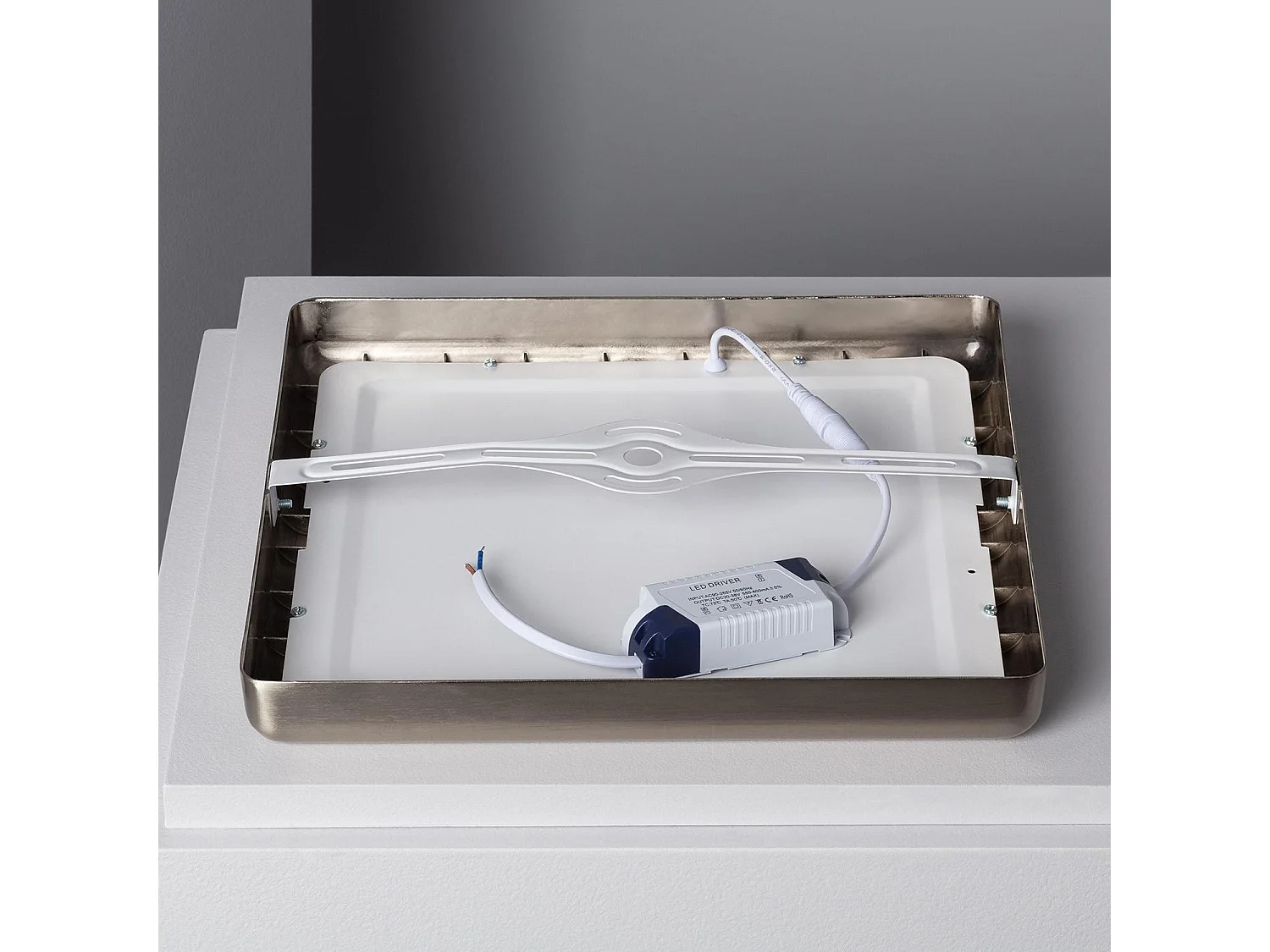 Plafonnier LED Carré 24W Métal Design Silver 300x300mm  6000K Blanc froid