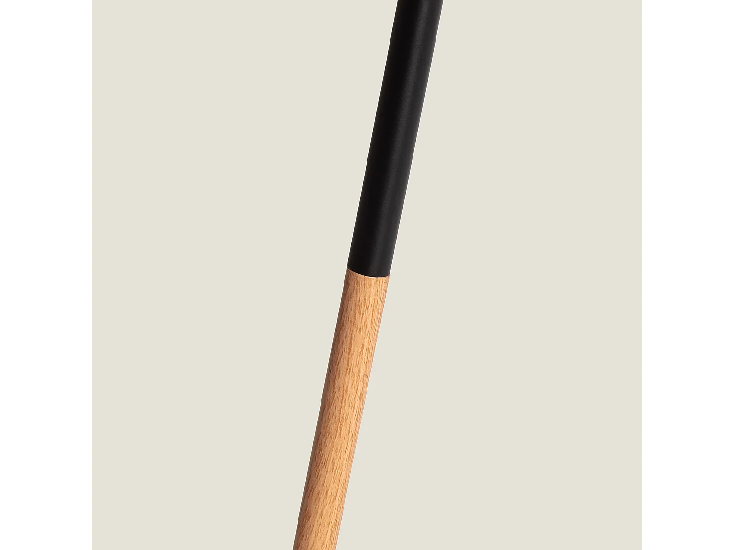 Lampada da Terra Kathathu Nero