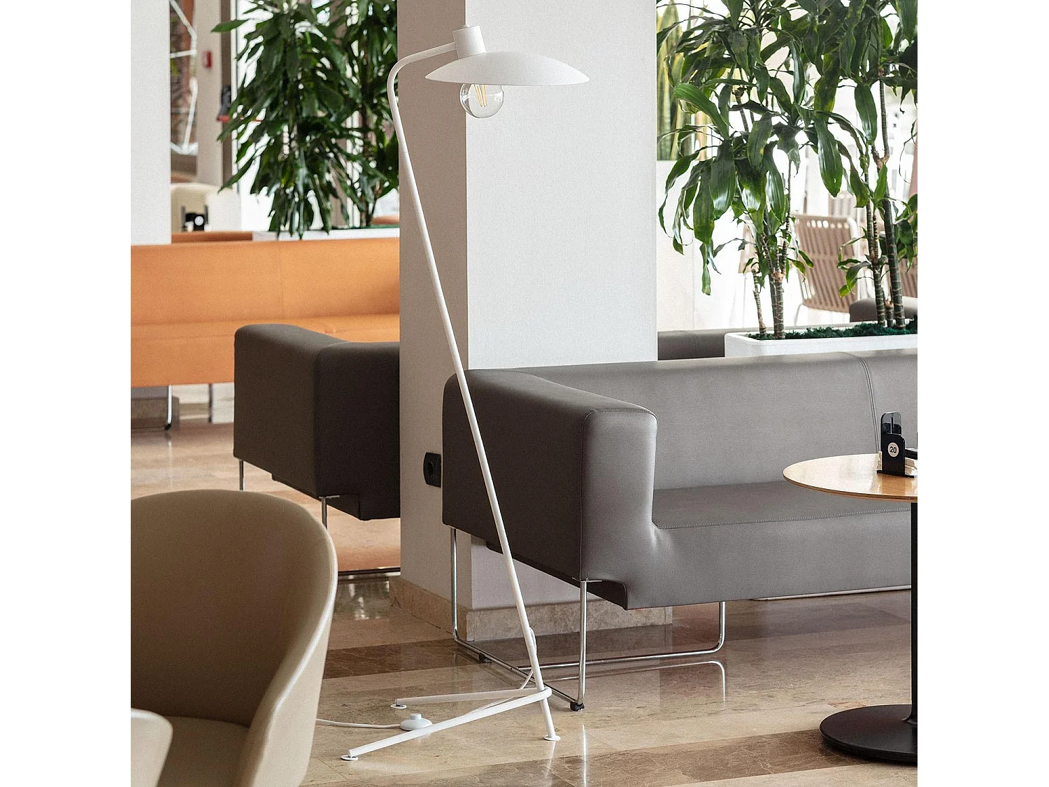 Lampadaire Metal Lineo Blanc