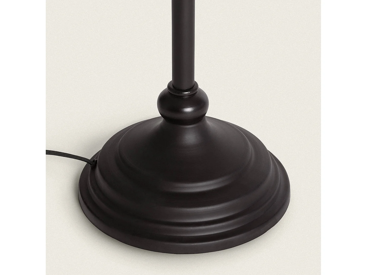 Lámpara de Pie Metal Nisha Topo