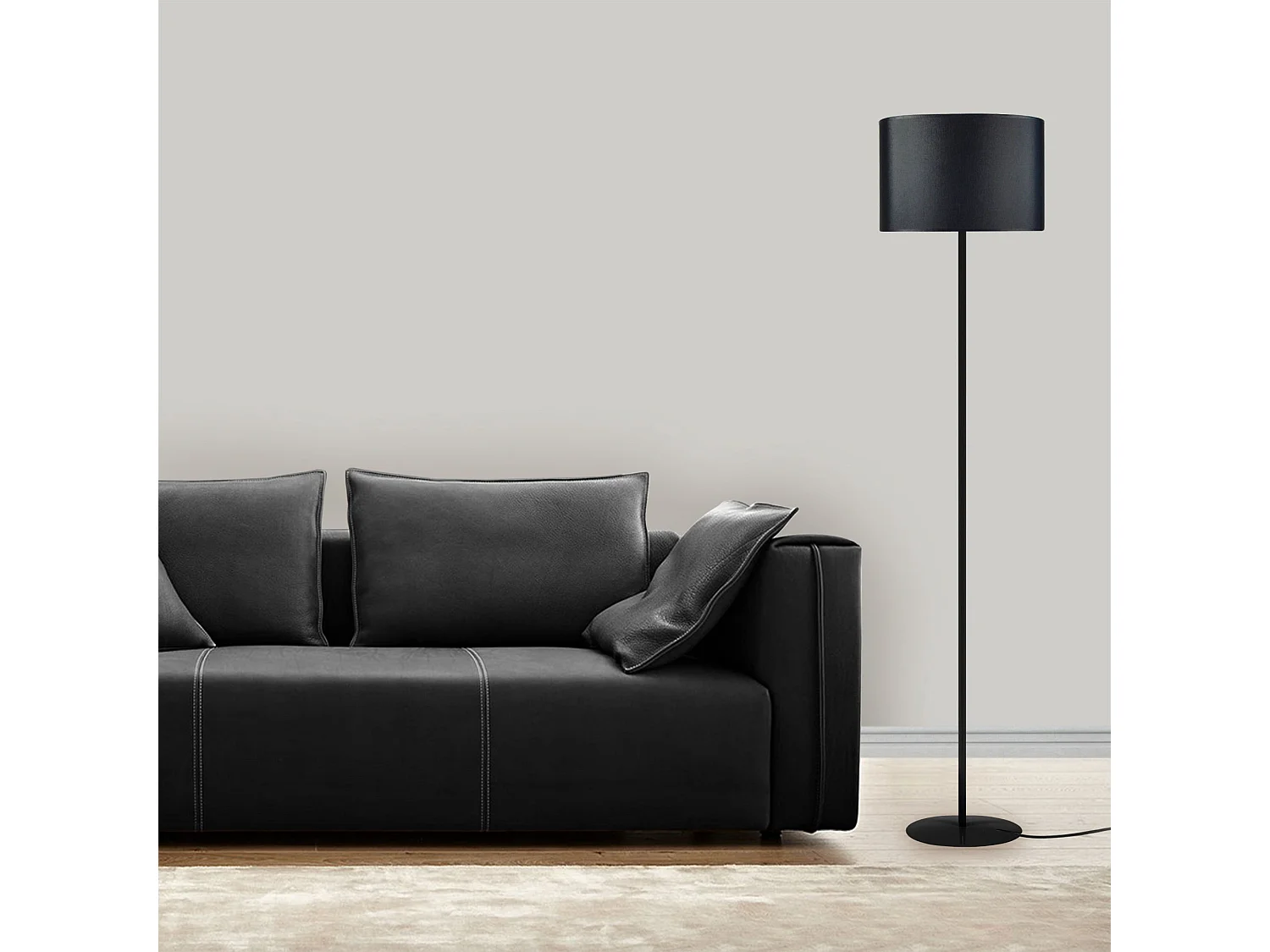 Lampadaire tube métal noir  153 cm.