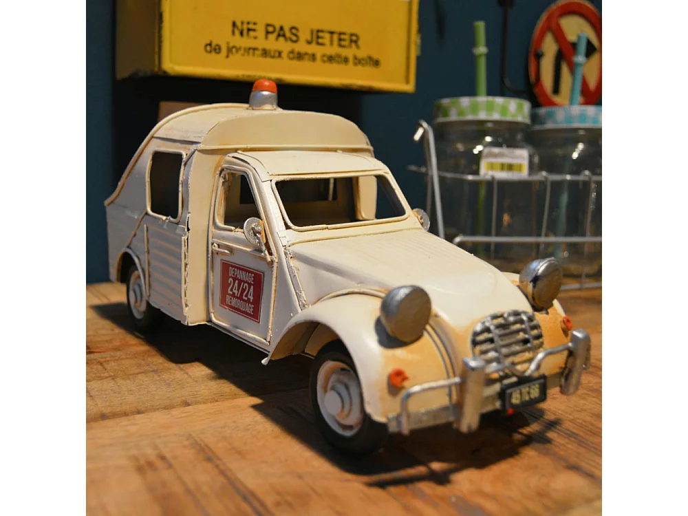 Dépanneuse décorative en métal