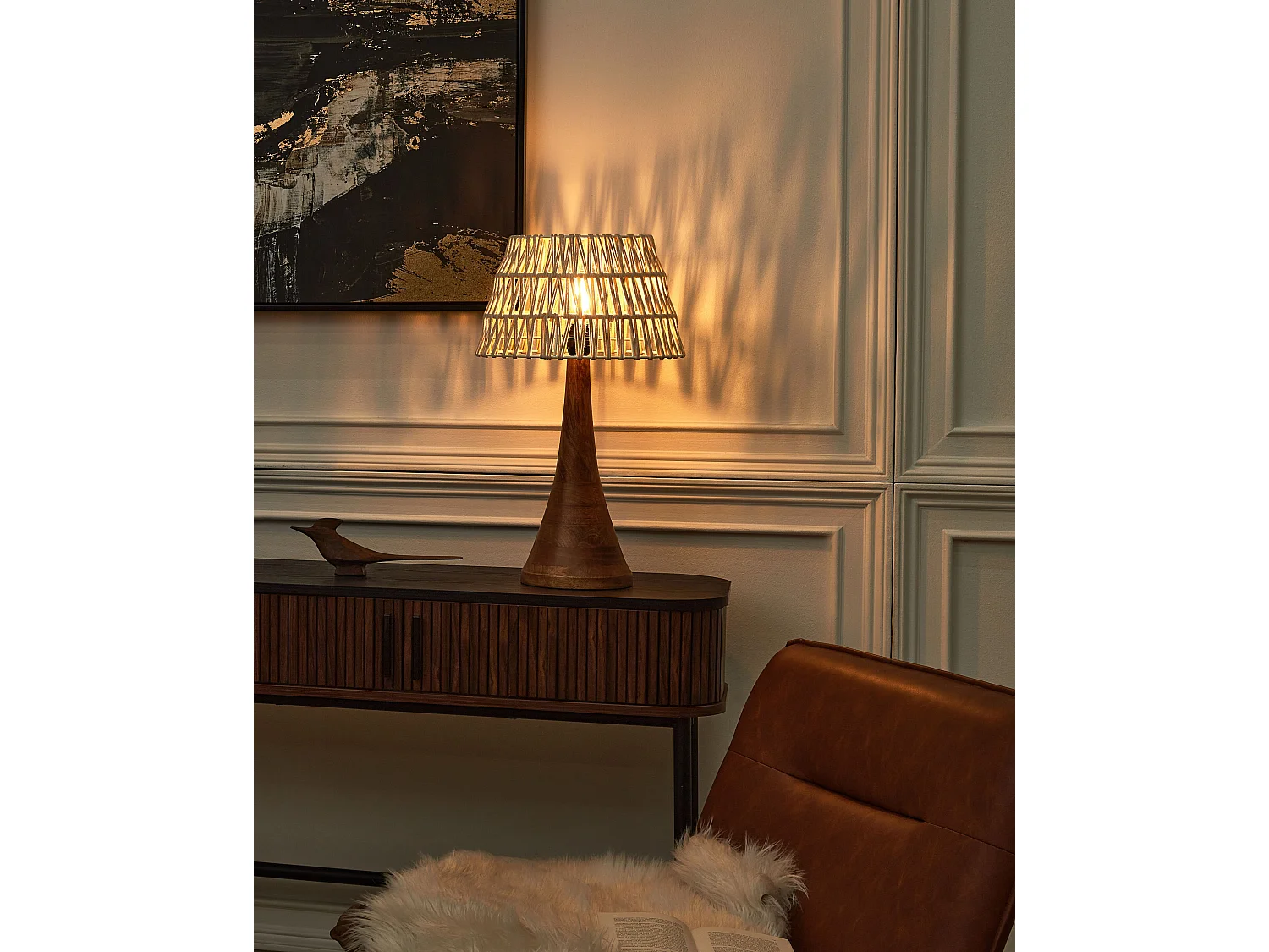 Moderne Tischlampe Stoff Baumwollschirm Einzelnes Licht Mango Holz Sockel Beige und Dunkel Pellejas