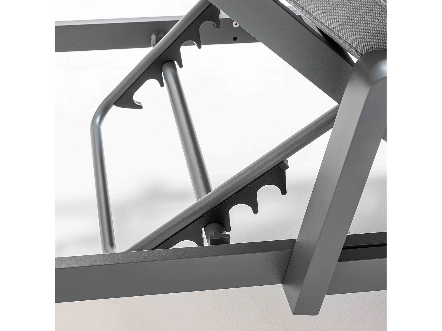 Bain de soleil en aluminium et teck noir et gris - Lagoa