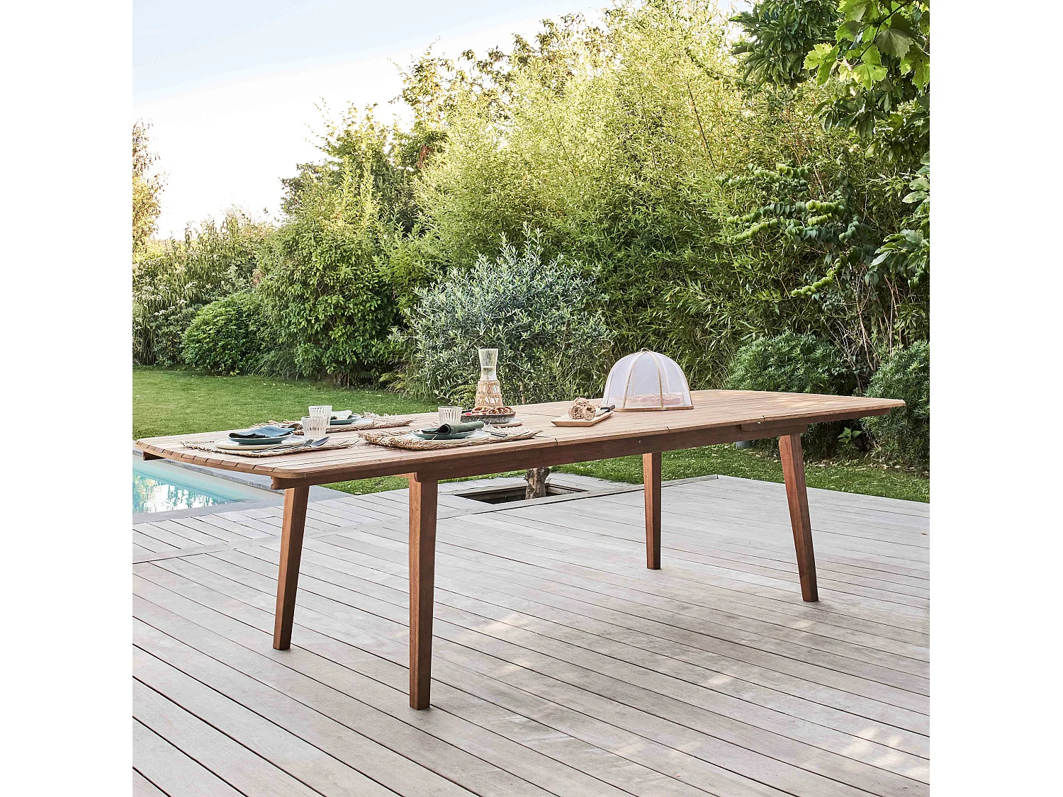 Table de terrasse extensible en bois d'eucalyptus