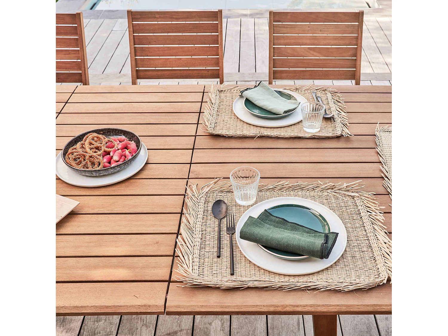 Table de terrasse extensible en bois d'eucalyptus
