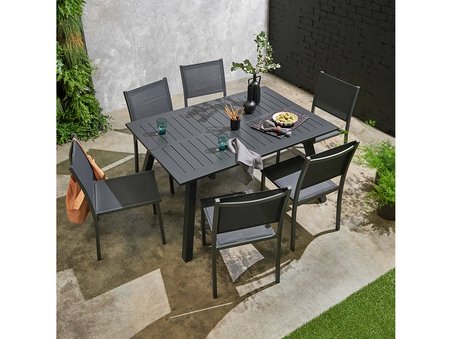 Table de jardin carrée extensible en aluminium noir