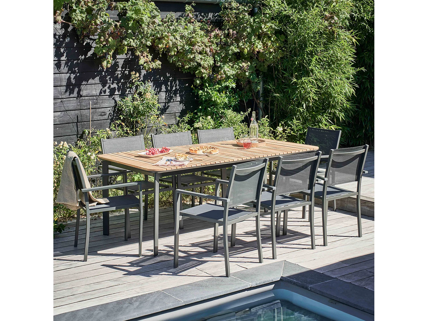 Table de terrasse en aluminium et teck