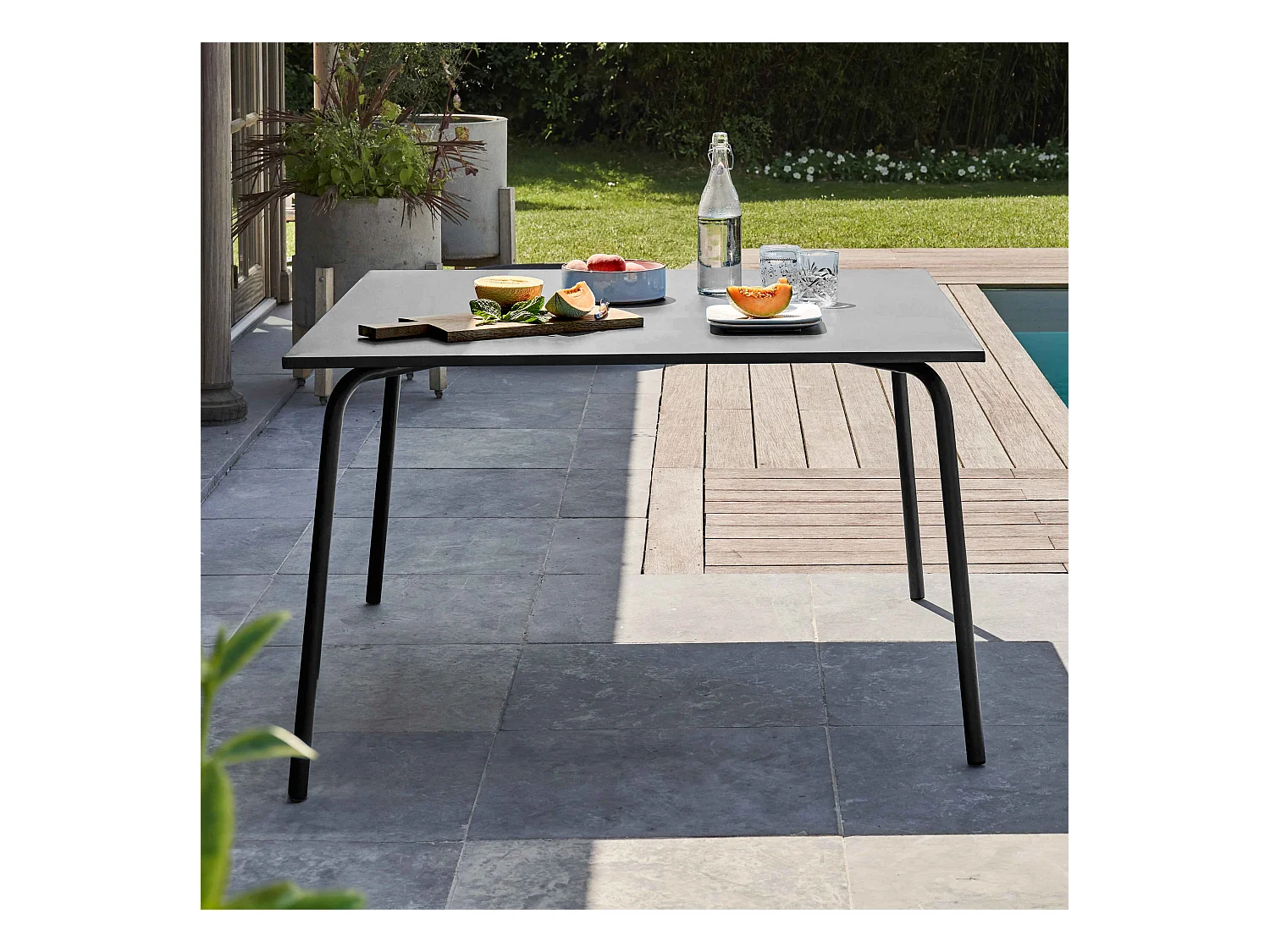Table de jardin carrée en métal anthracite - Palavas