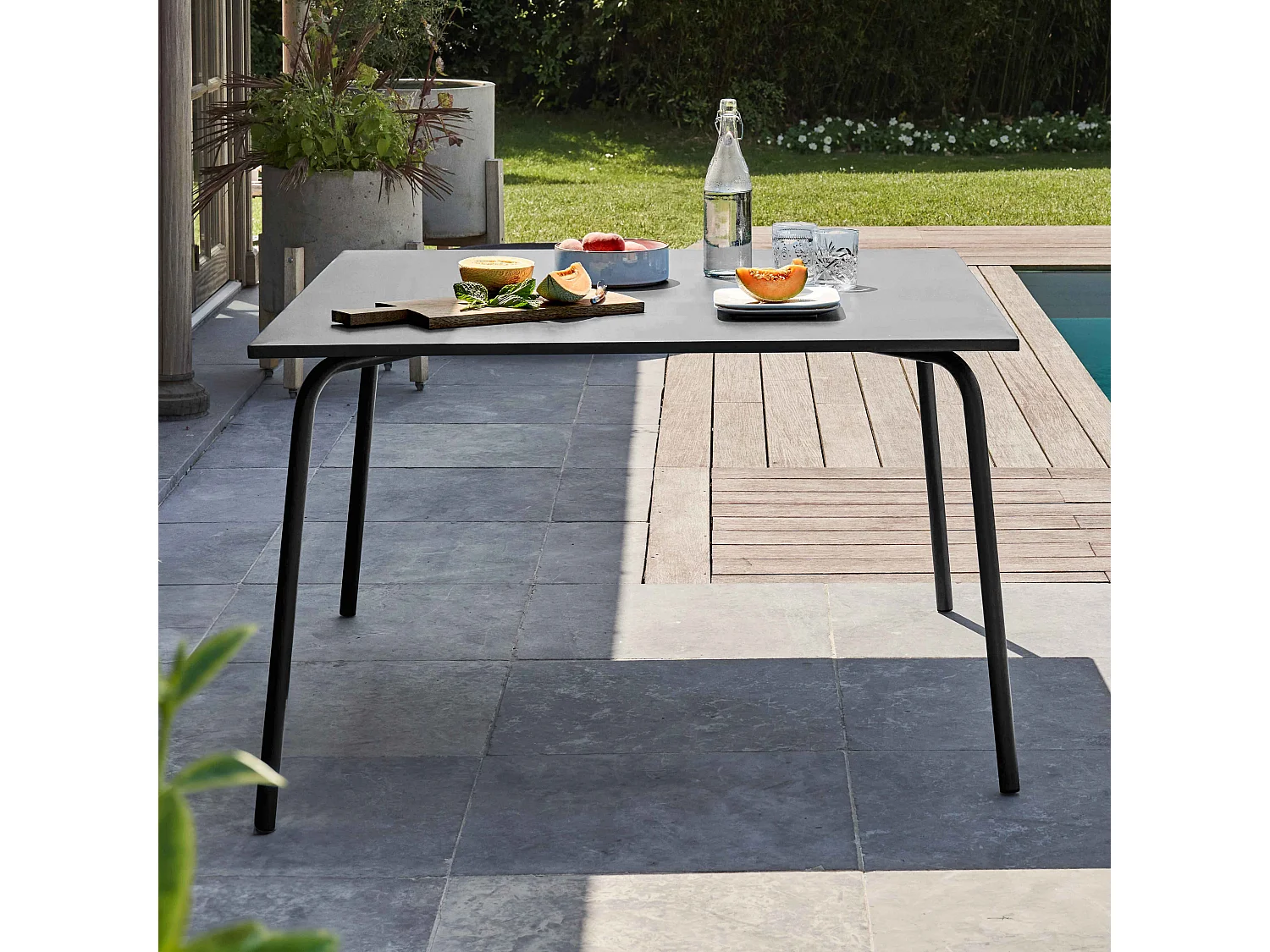 Table de jardin carrée en métal anthracite - Palavas