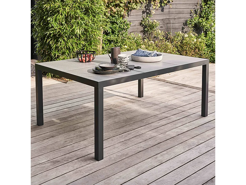 Tuintafel voor 10 personen van en grijze keramiek