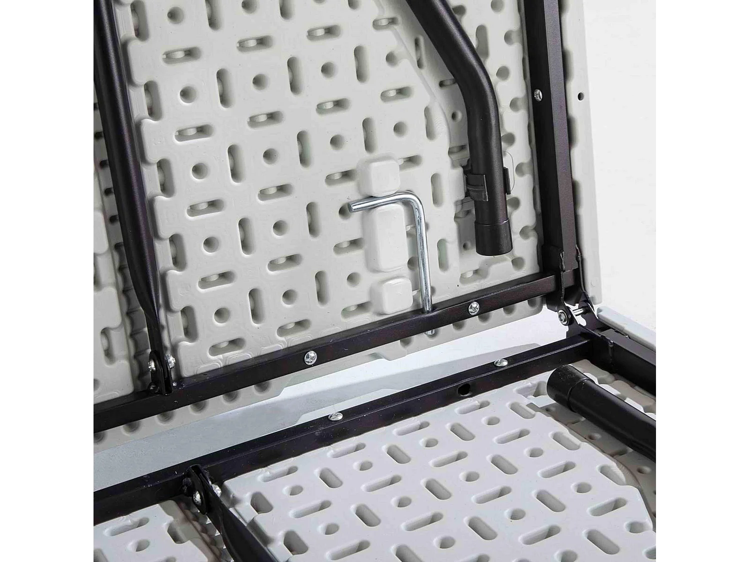 Table pliante 180 cm blanche en PEHD - 8 places