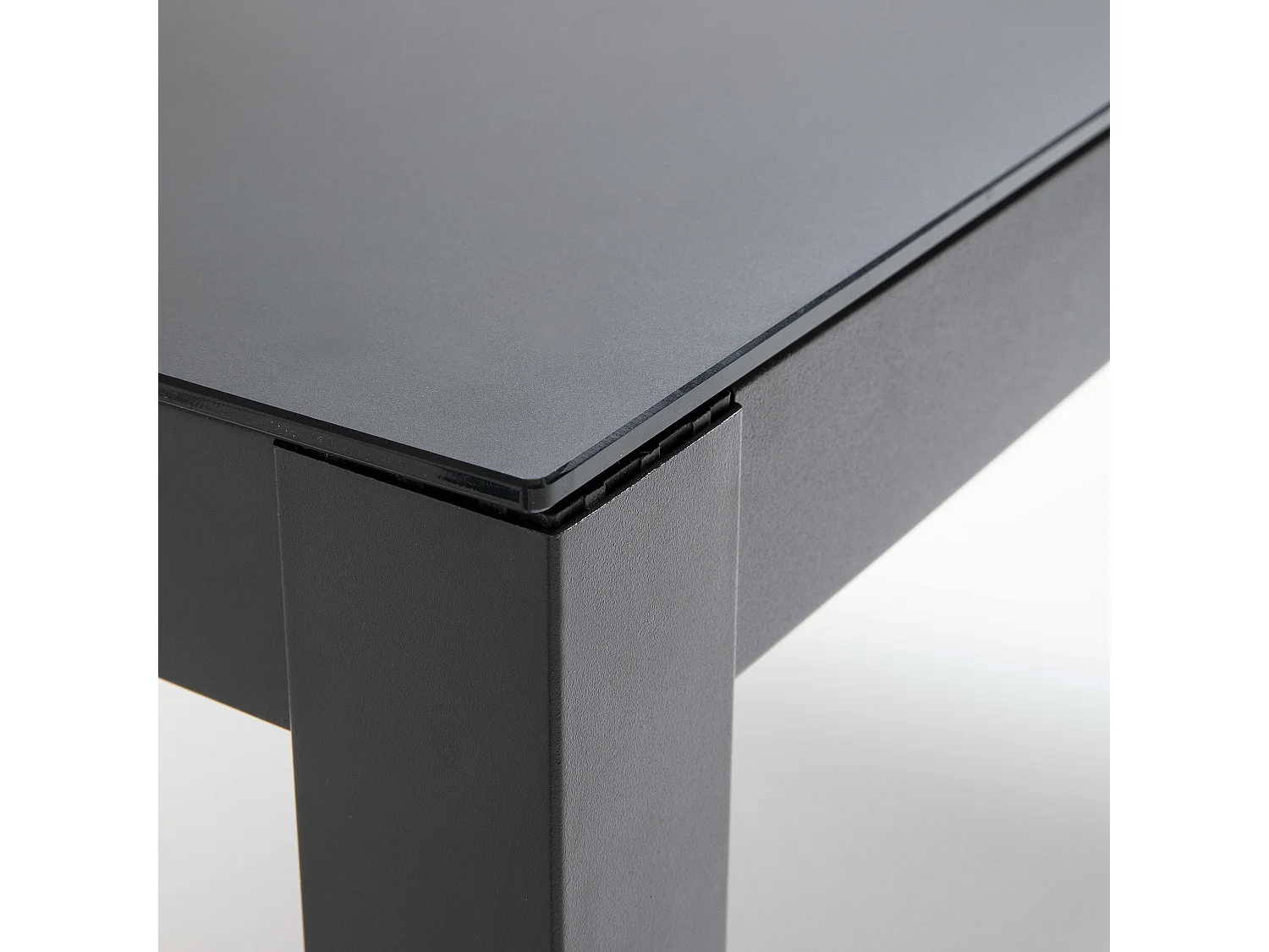 Table de jardin en aluminium noir