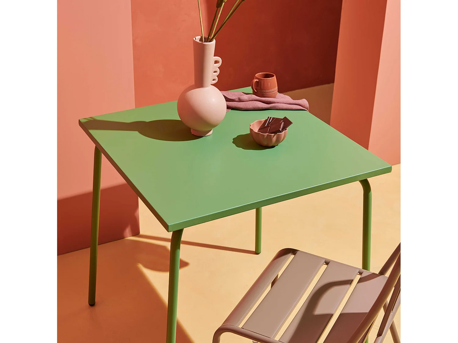 Table de jardin carrée en métal vert cactus  - Palavas