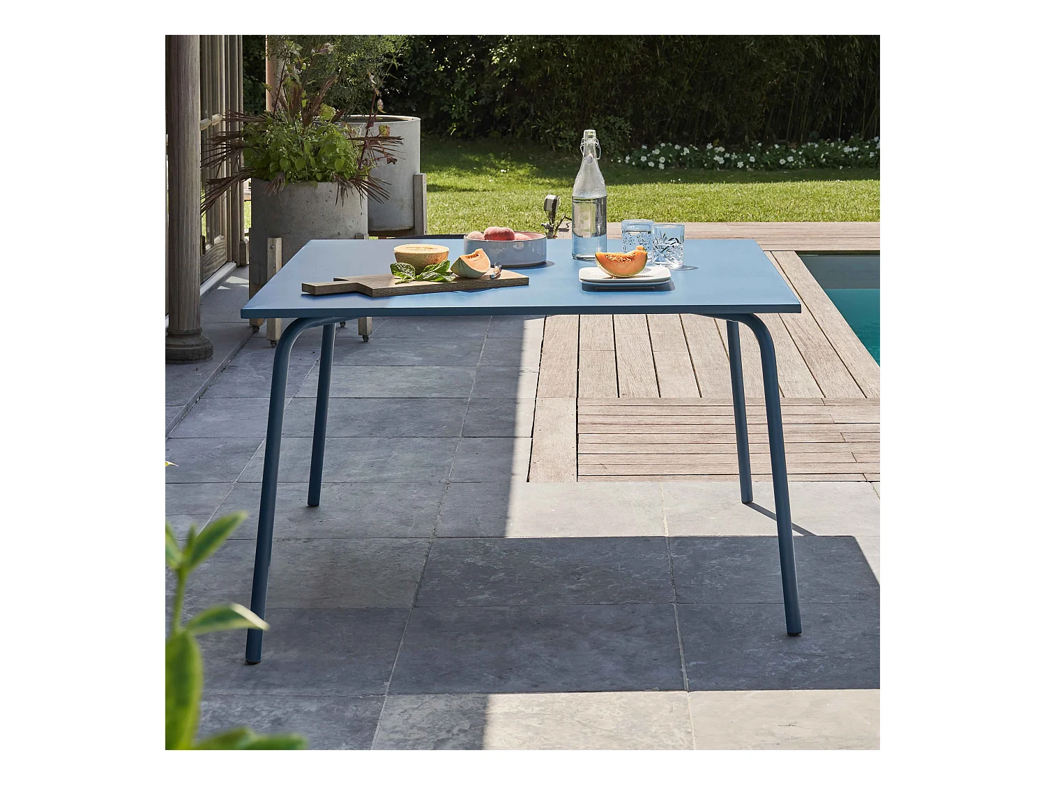 Table de jardin carrée en métal bleu pacific - Palavas