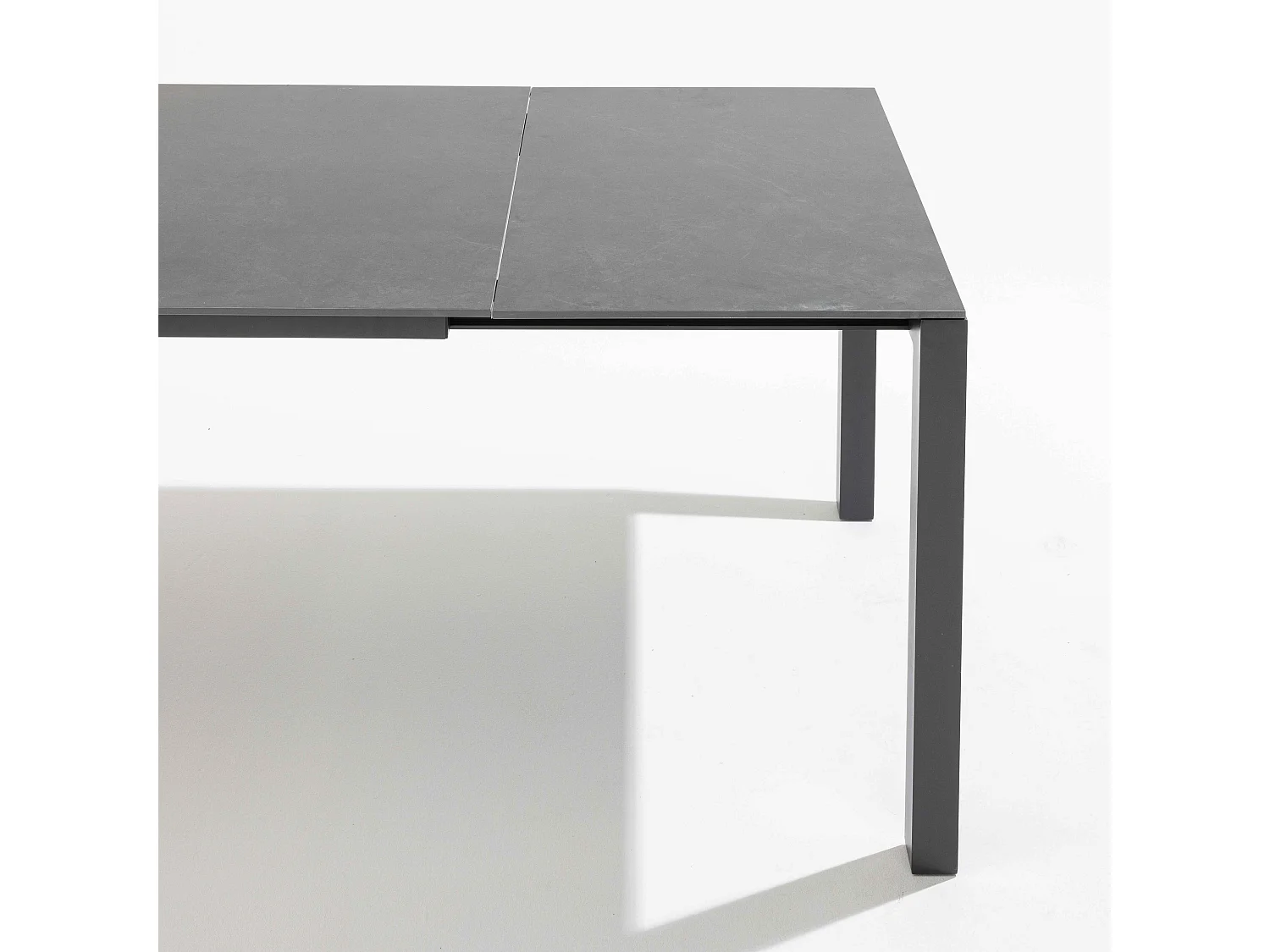 Table de jardin extensible en aluminium et pierre gris anthracite