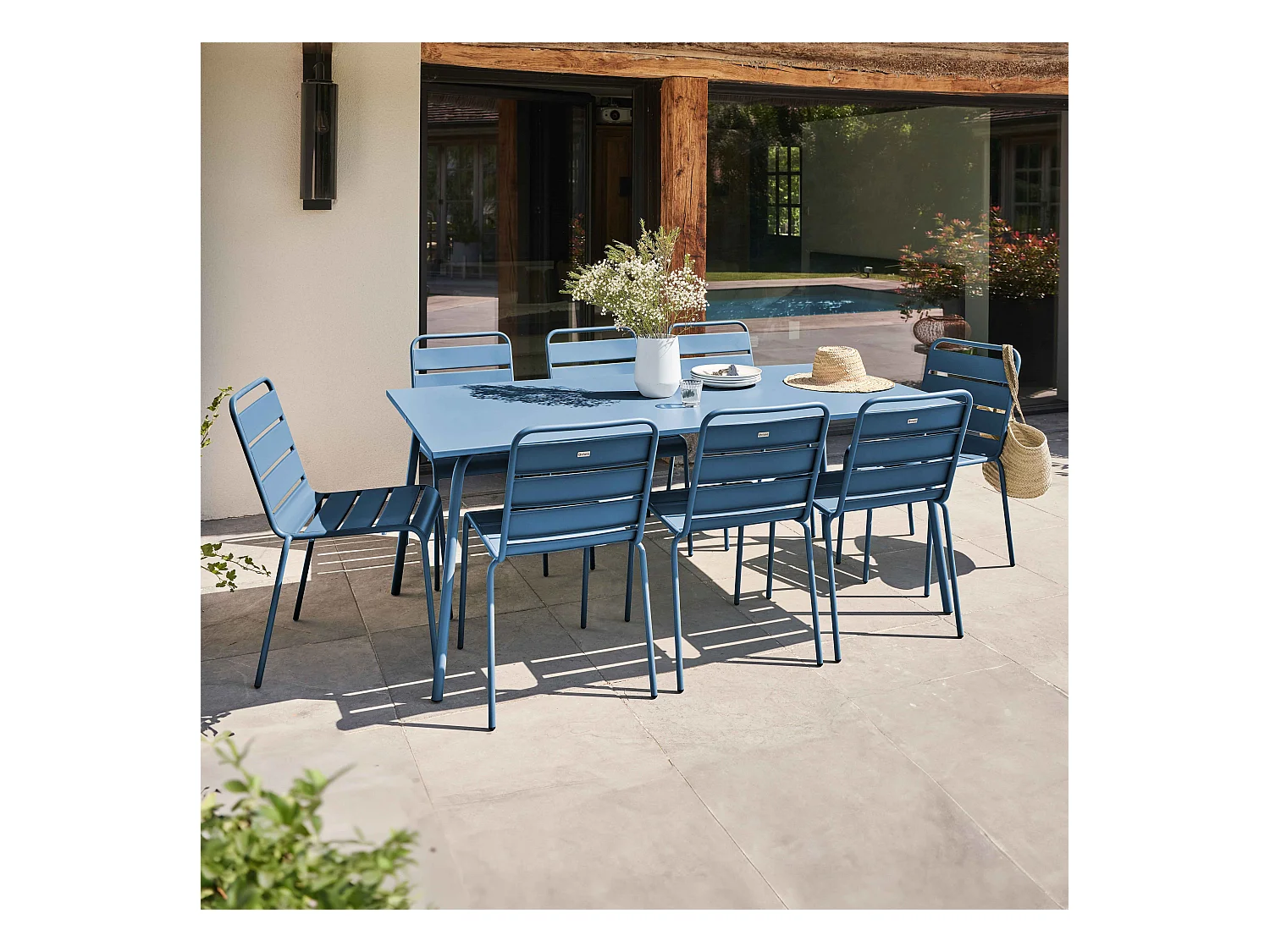 Ensemble table de jardin et 8 chaises en métal bleu pacific  - Palavas