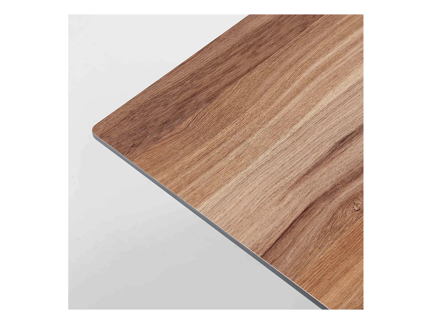 Een donker eikenhouten gelamineerde tuinset en 2 grijze fauteuils