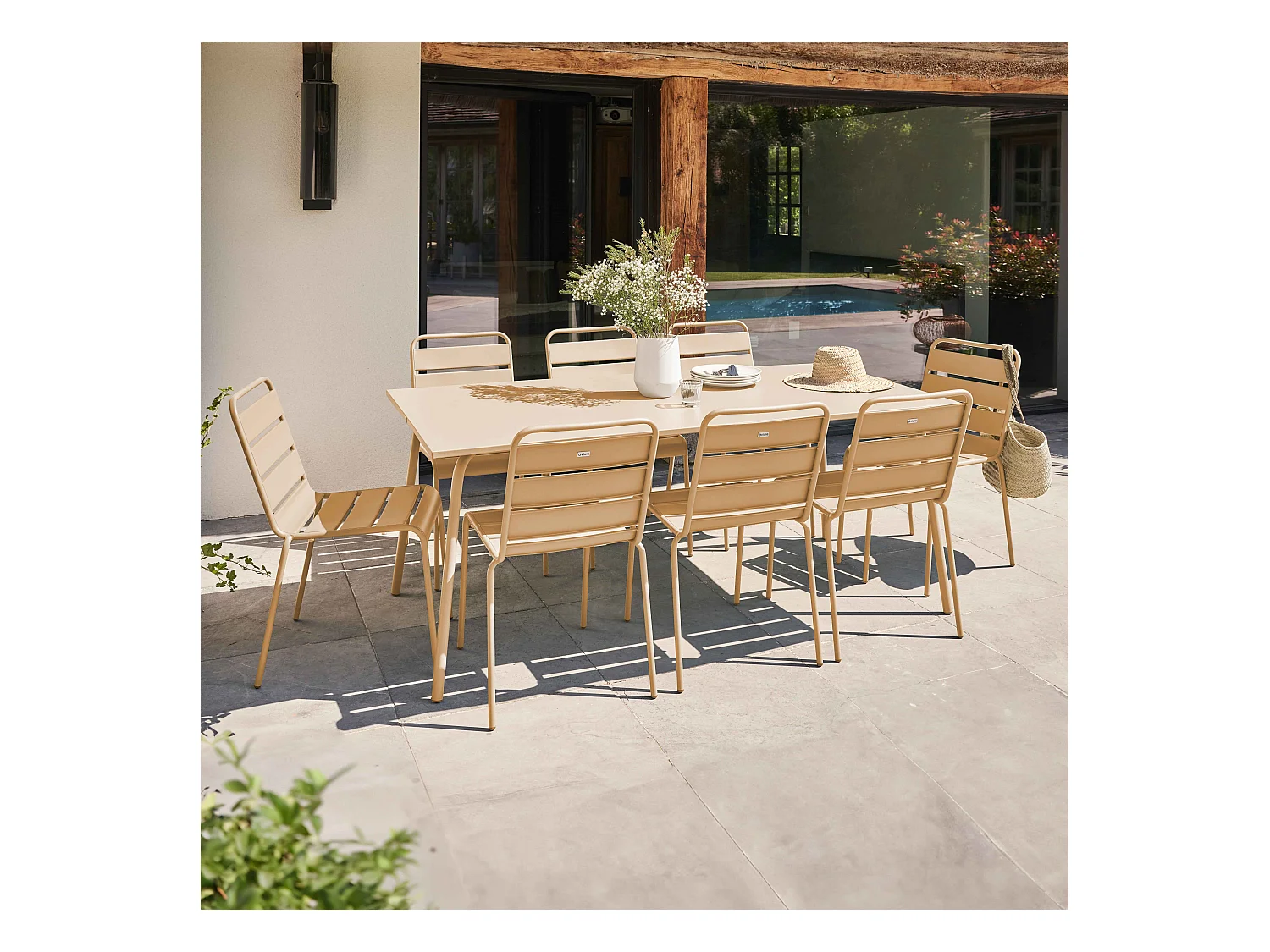 Tuinset met tafel en 8 ivoorkleurige stoelen