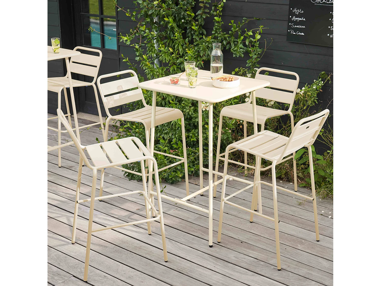 Set bartafel en 4 hoge stoelen van ivoor metaal