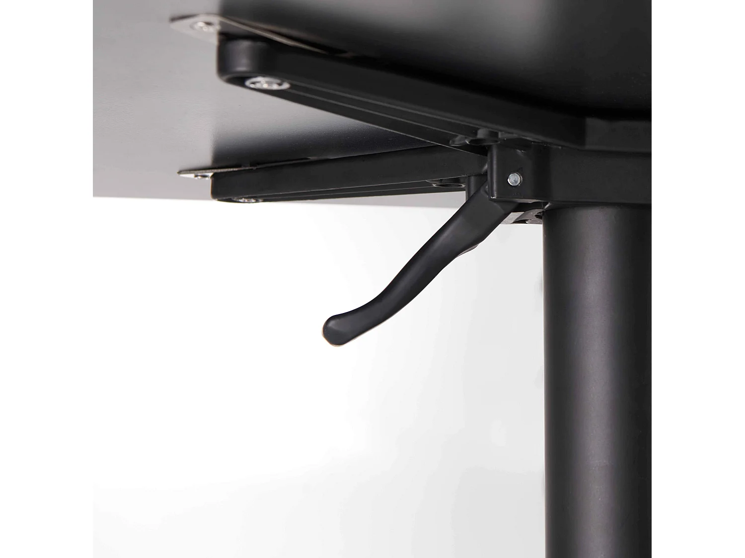 Ensemble table de terrasse stratifié noir et 4 fauteuils taupe