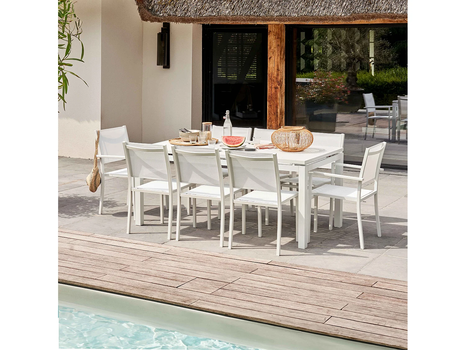 Ensemble table de jardin extensible en aluminium et 8 assises blanc