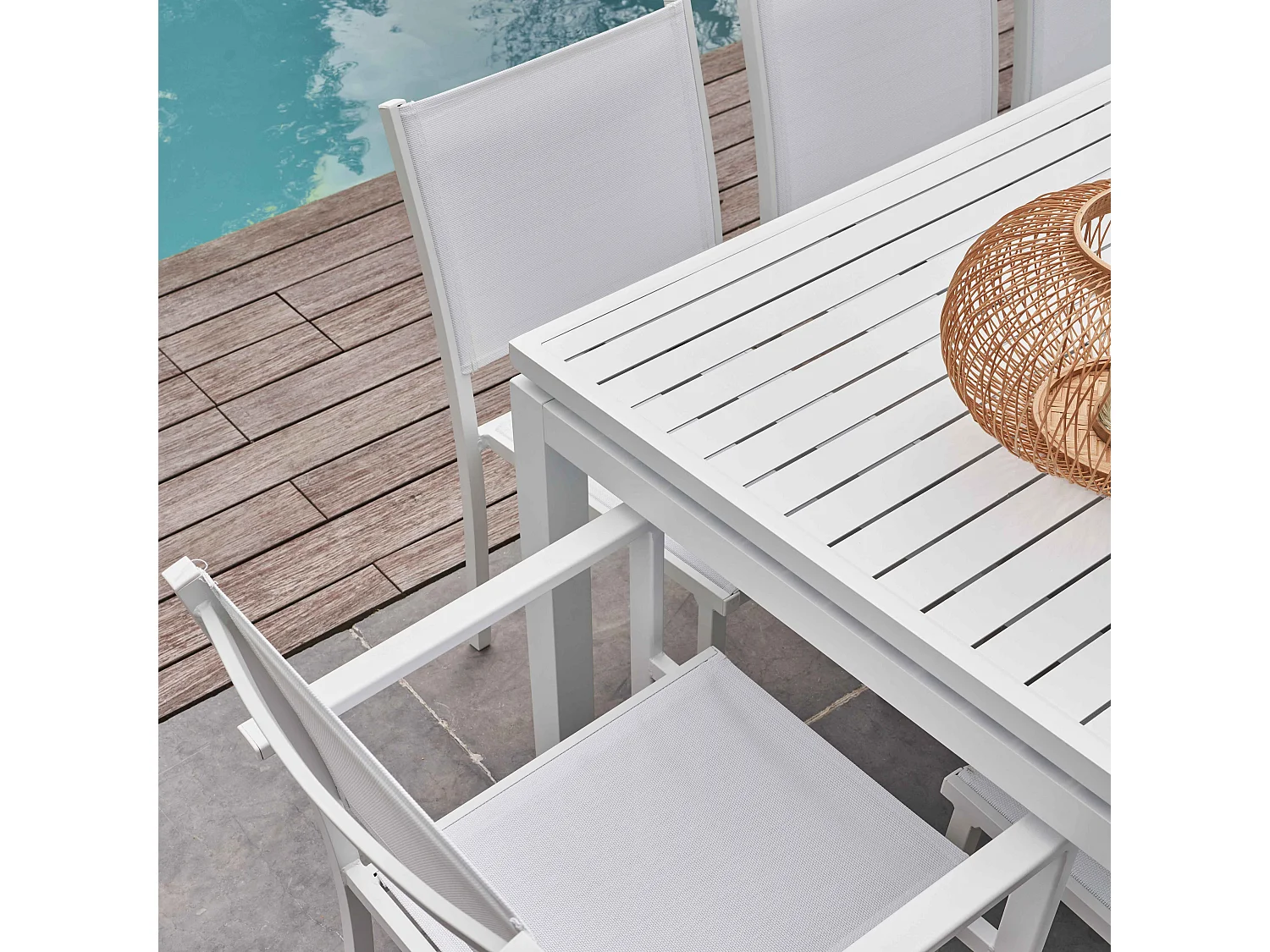 Ensemble table de jardin extensible en aluminium et 8 assises blanc