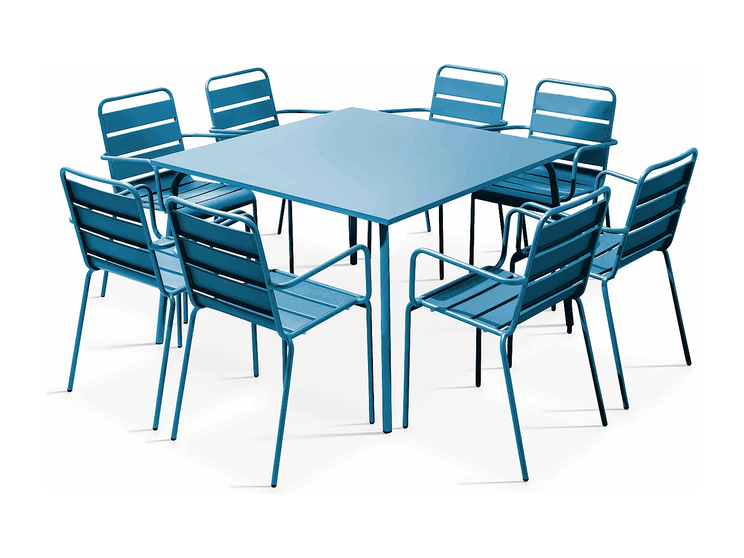 Een vierkante tuin tafel en 8 fauteuils in blauw pacific metaal