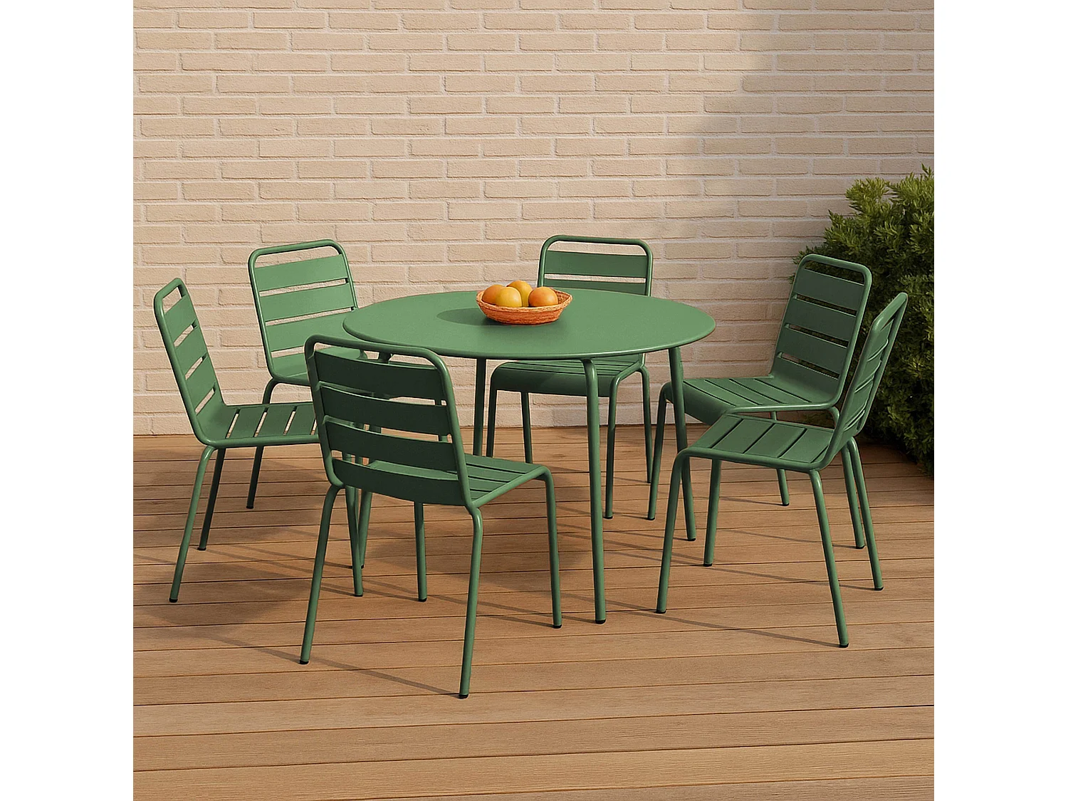 Set van een ronde tuin tafel en 6 groene cactus stoelen